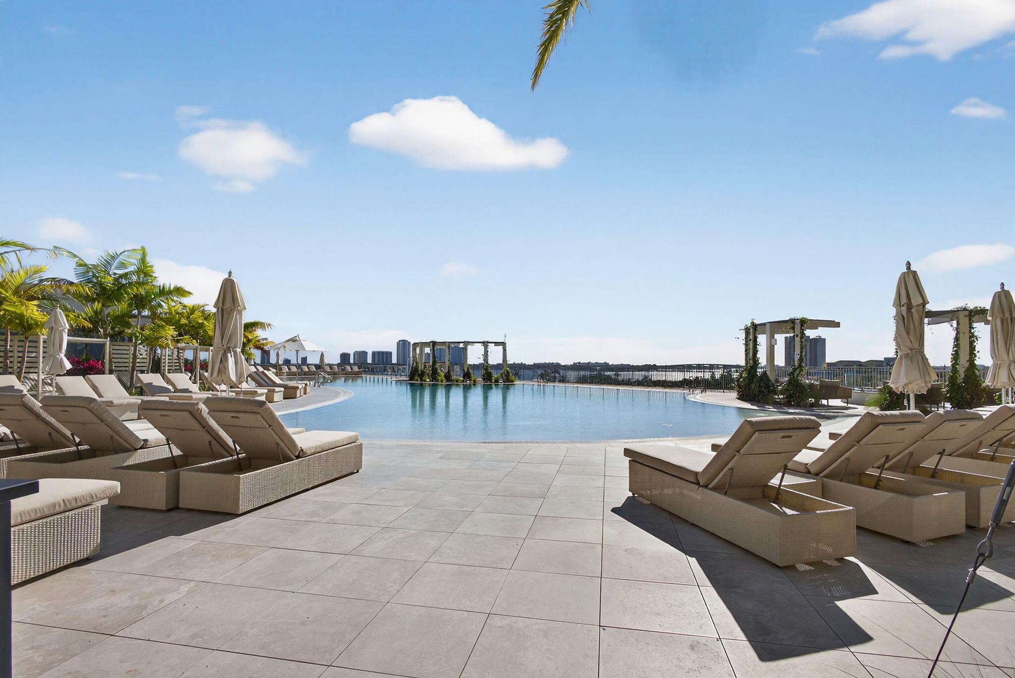 220 Lake Shore Drive 605, Lake Park Unit: 605