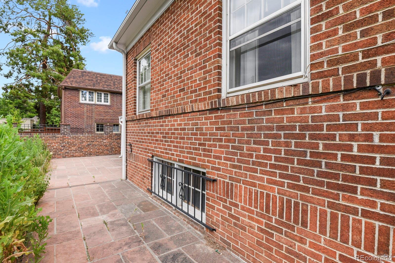 6005 E 17th Avenue Parkway