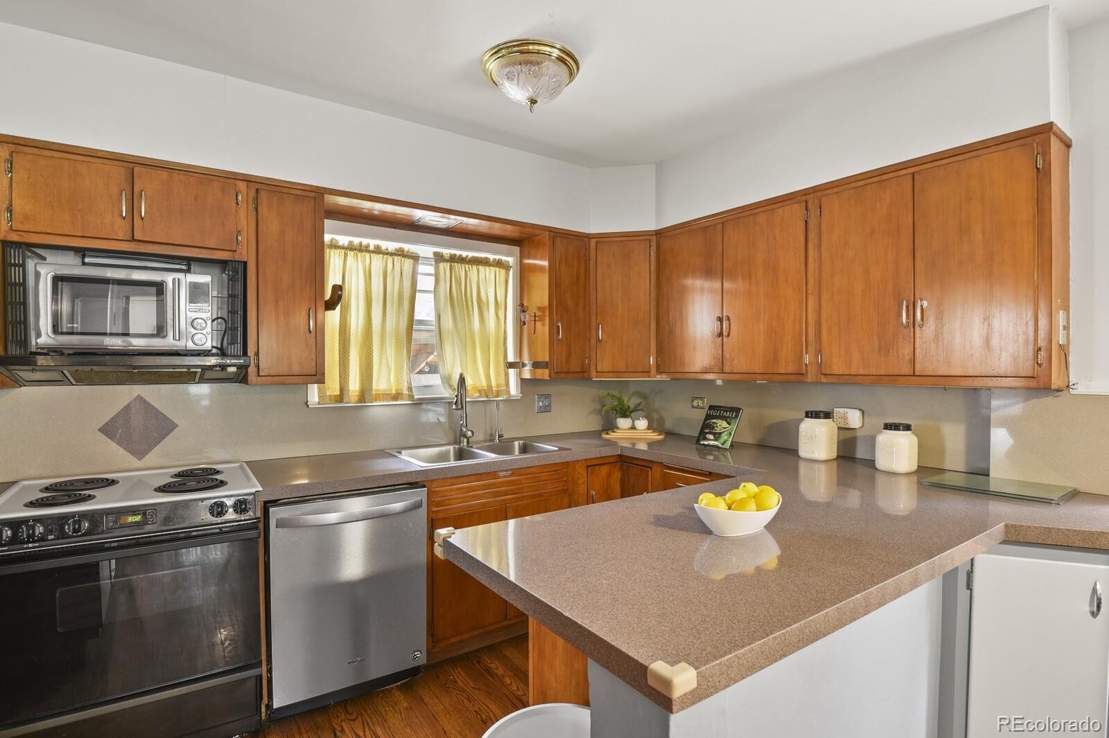 6005 E 17th Avenue Parkway