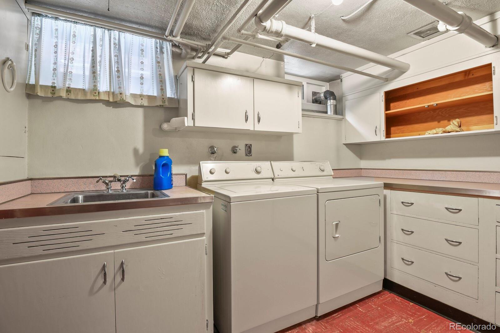 6005 E 17th Avenue Parkway