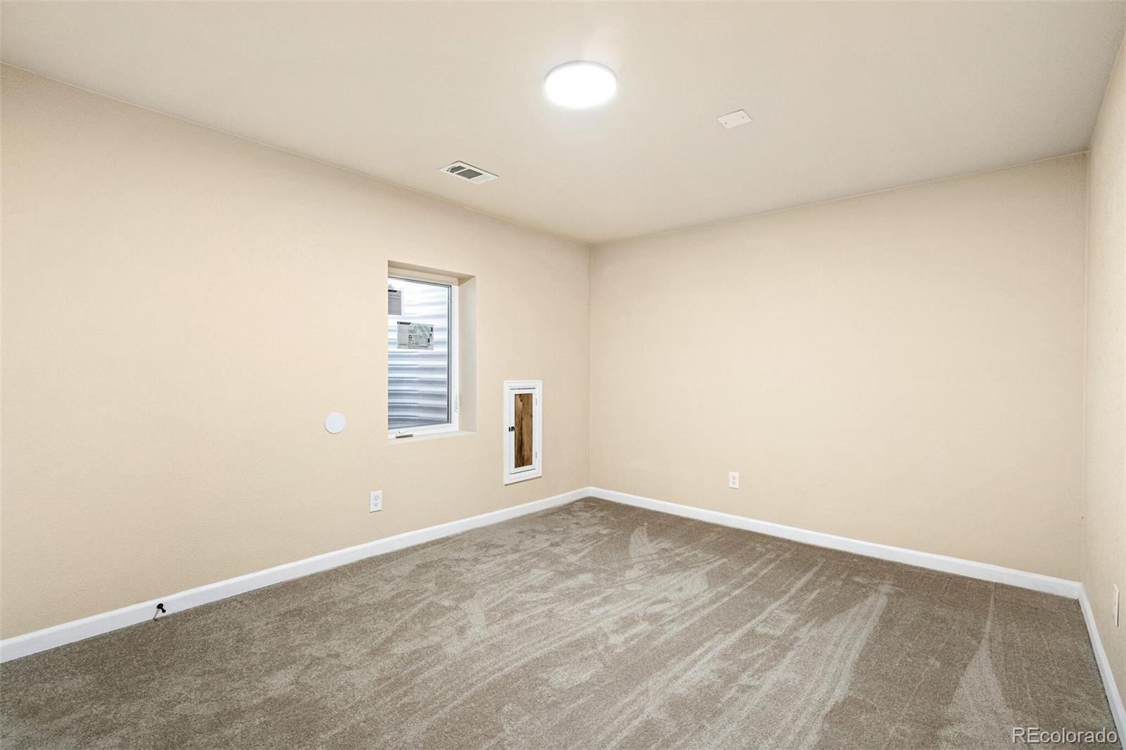 14189 E Gunnison Place