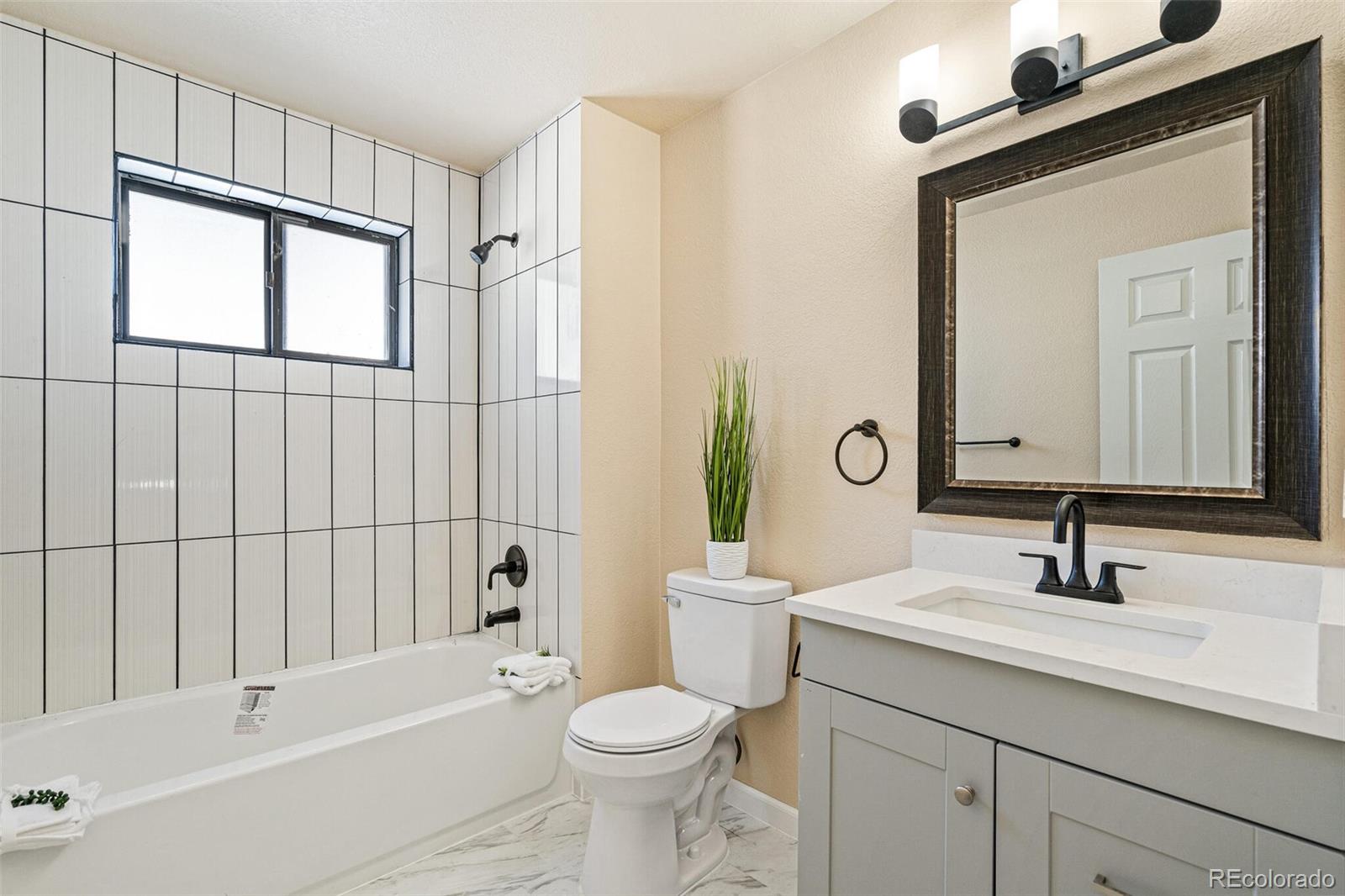 14189 E Gunnison Place