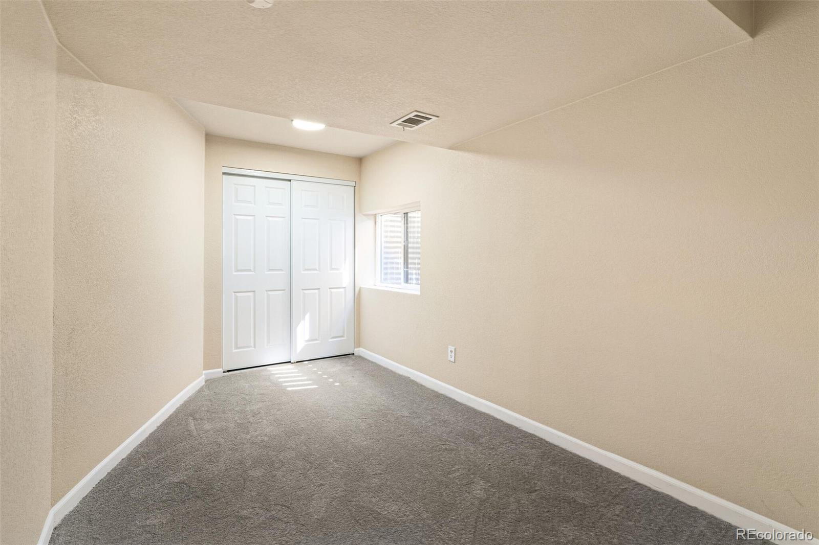 14189 E Gunnison Place