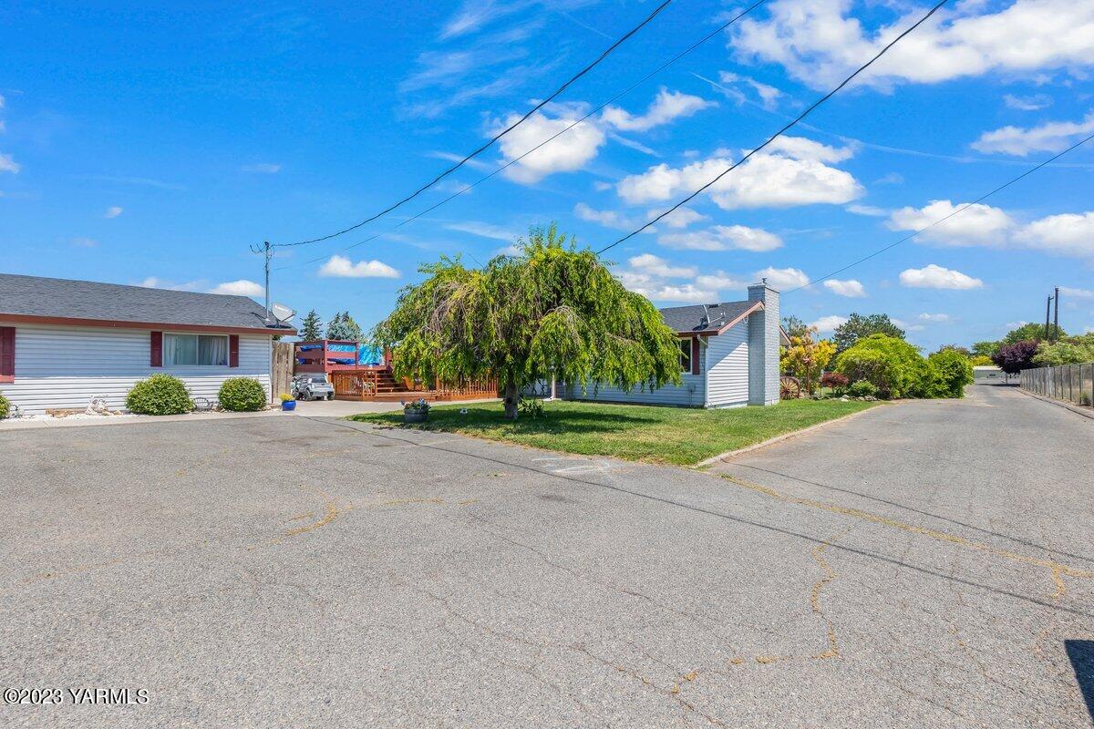 3204 S 79th Ave
