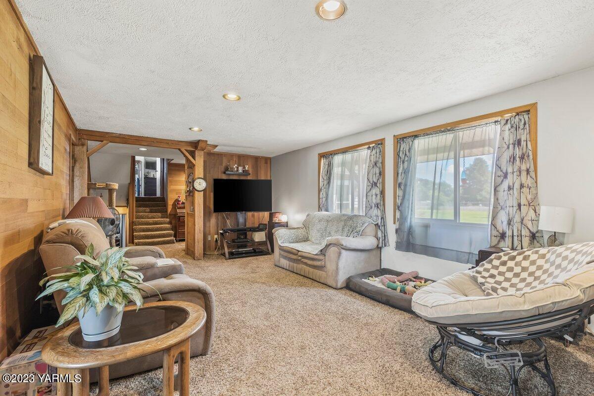 3204 S 79th Ave