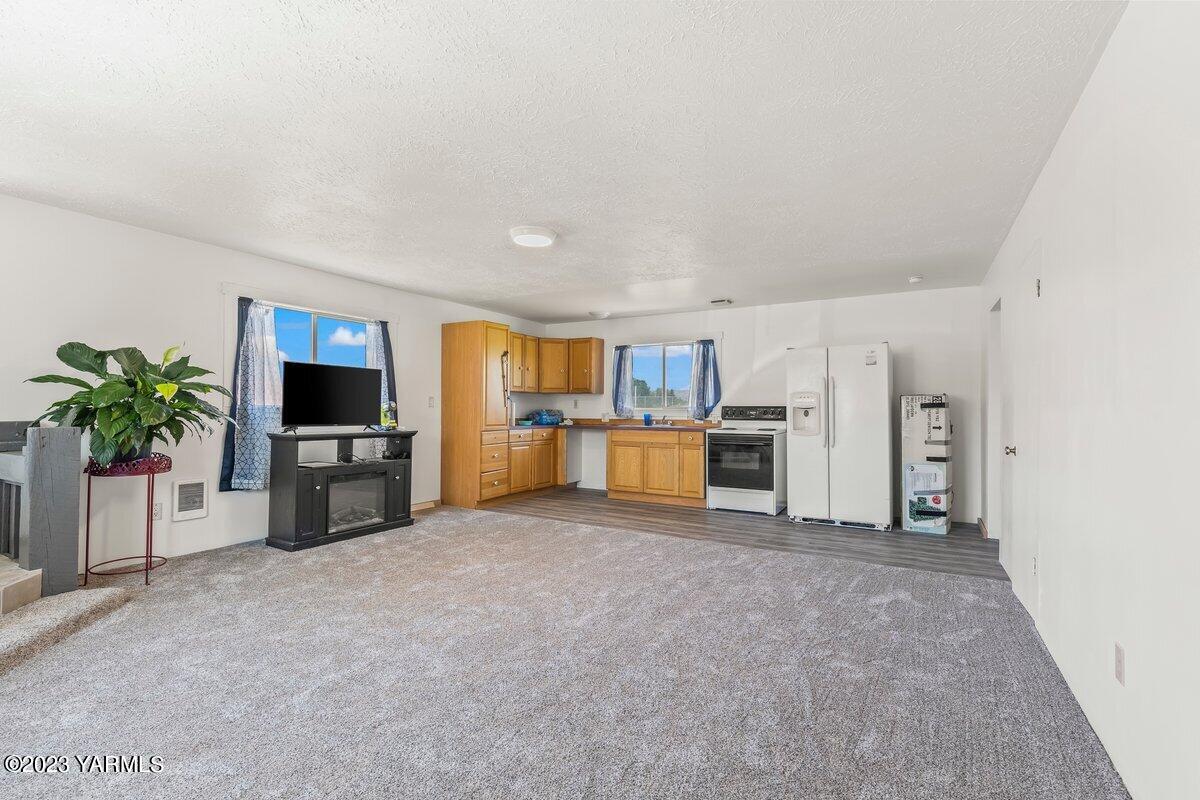 3204 S 79th Ave