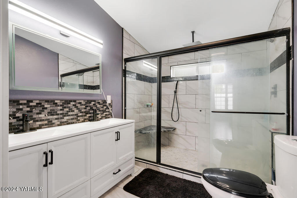 313 S 76th Ave