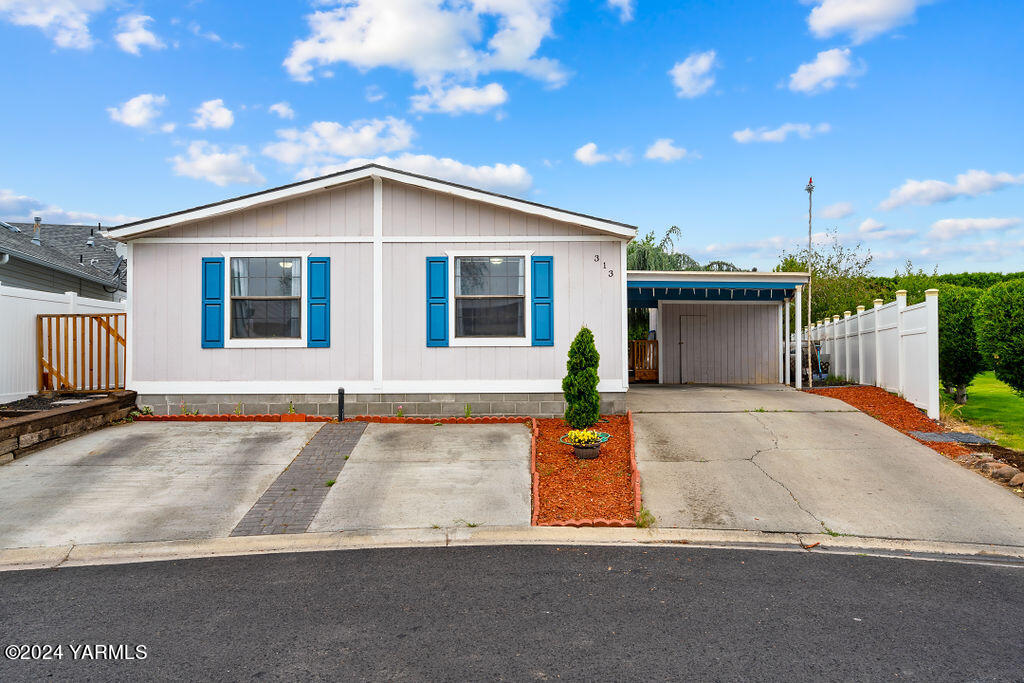 313 S 76th Ave