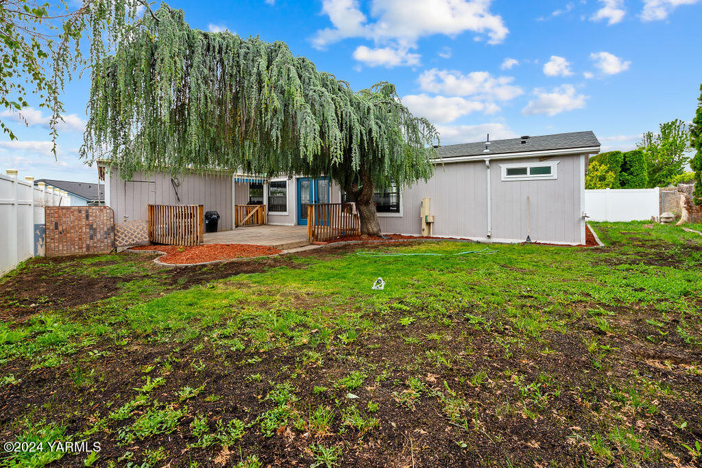 313 S 76th Ave