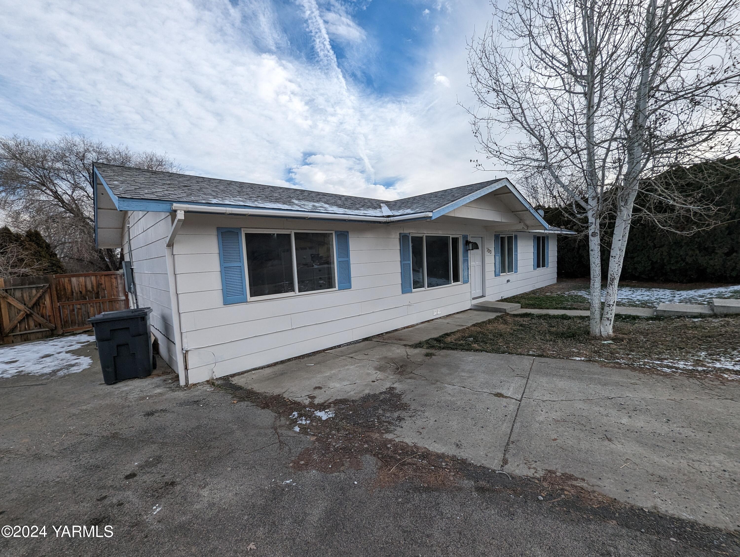 703 Daugherty Pl