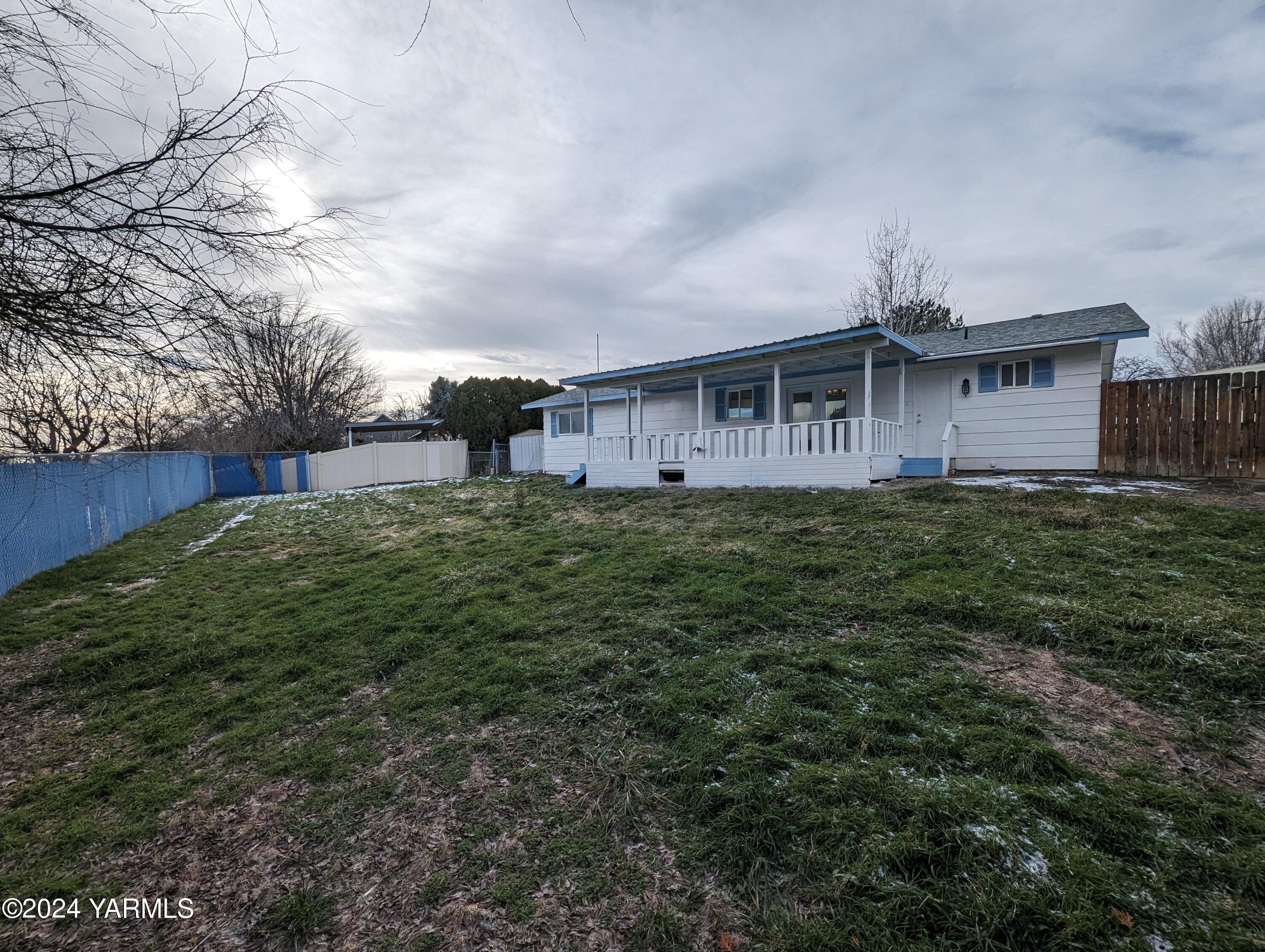 703 Daugherty Pl