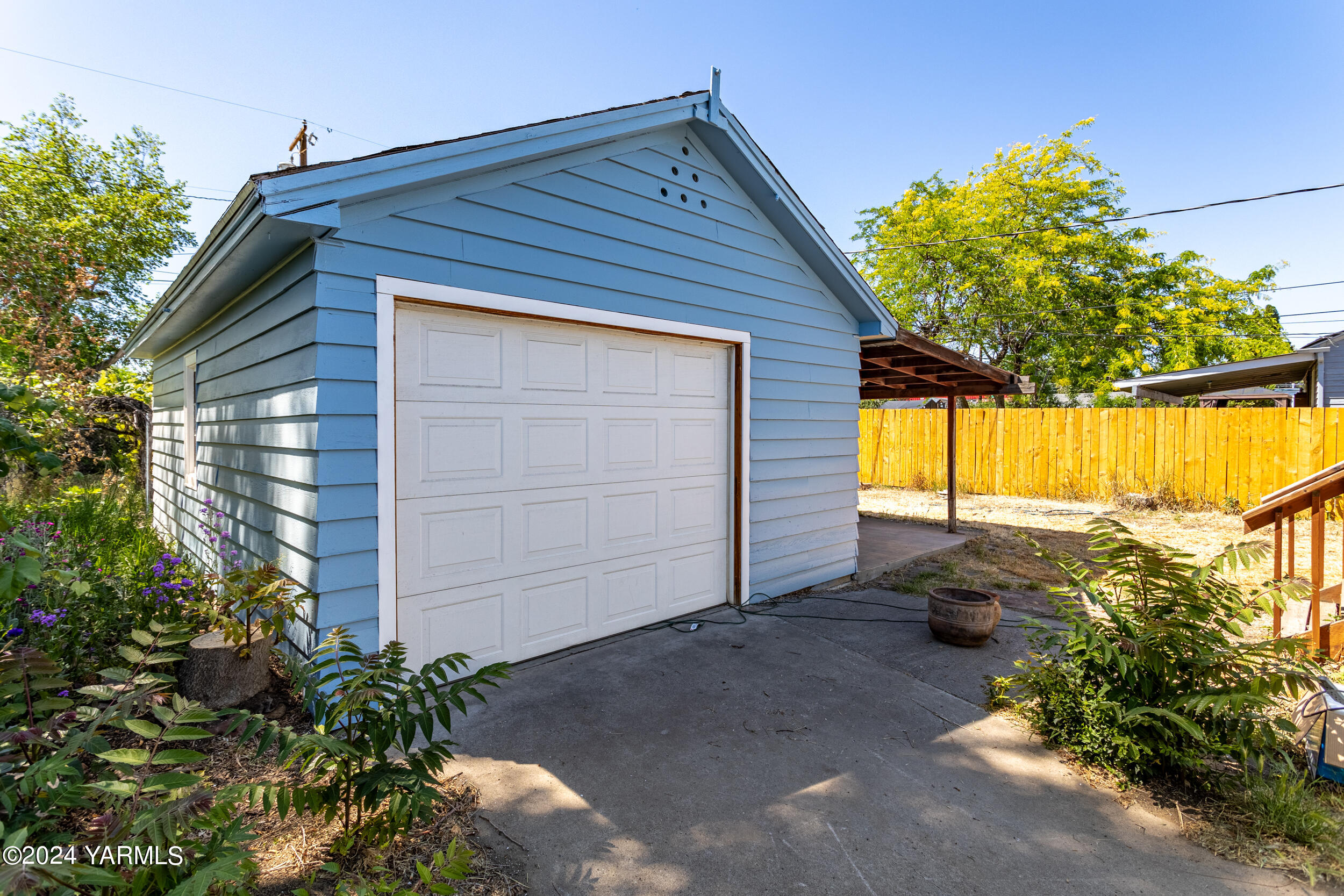 1116 S 9th Ave