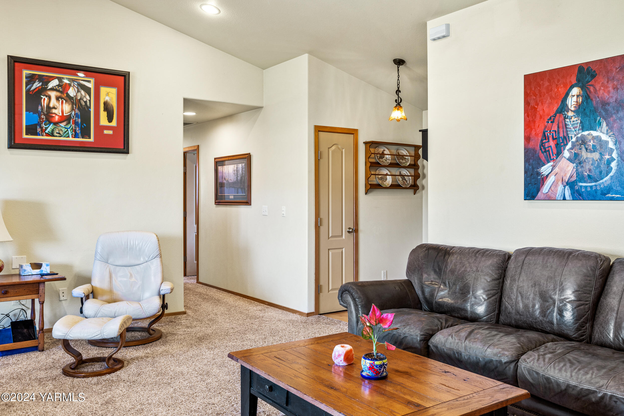 171 E Sinclair Ln