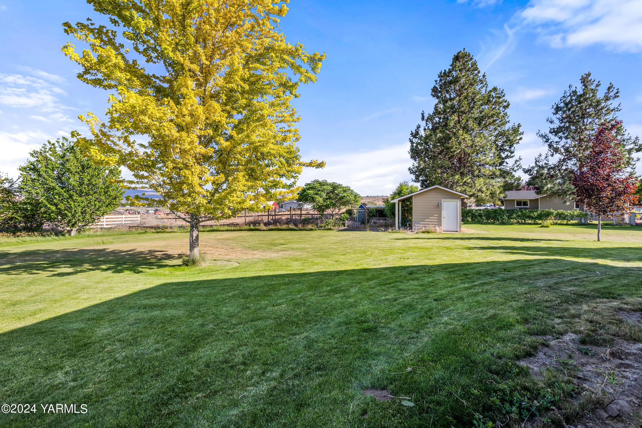 171 E Sinclair Ln