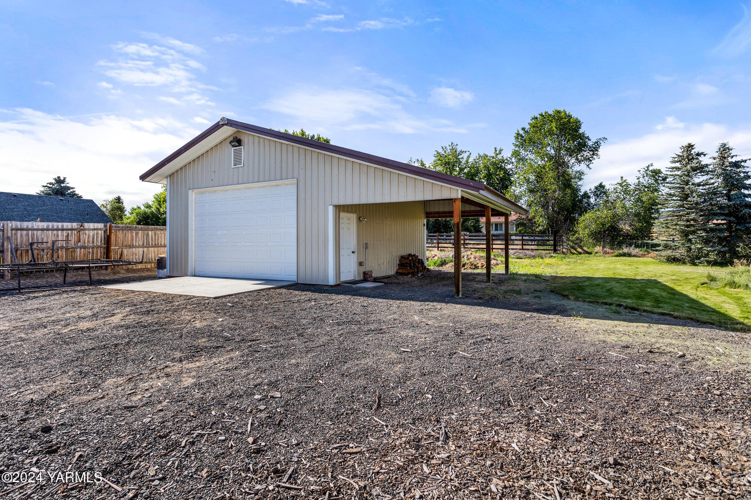 171 E Sinclair Ln