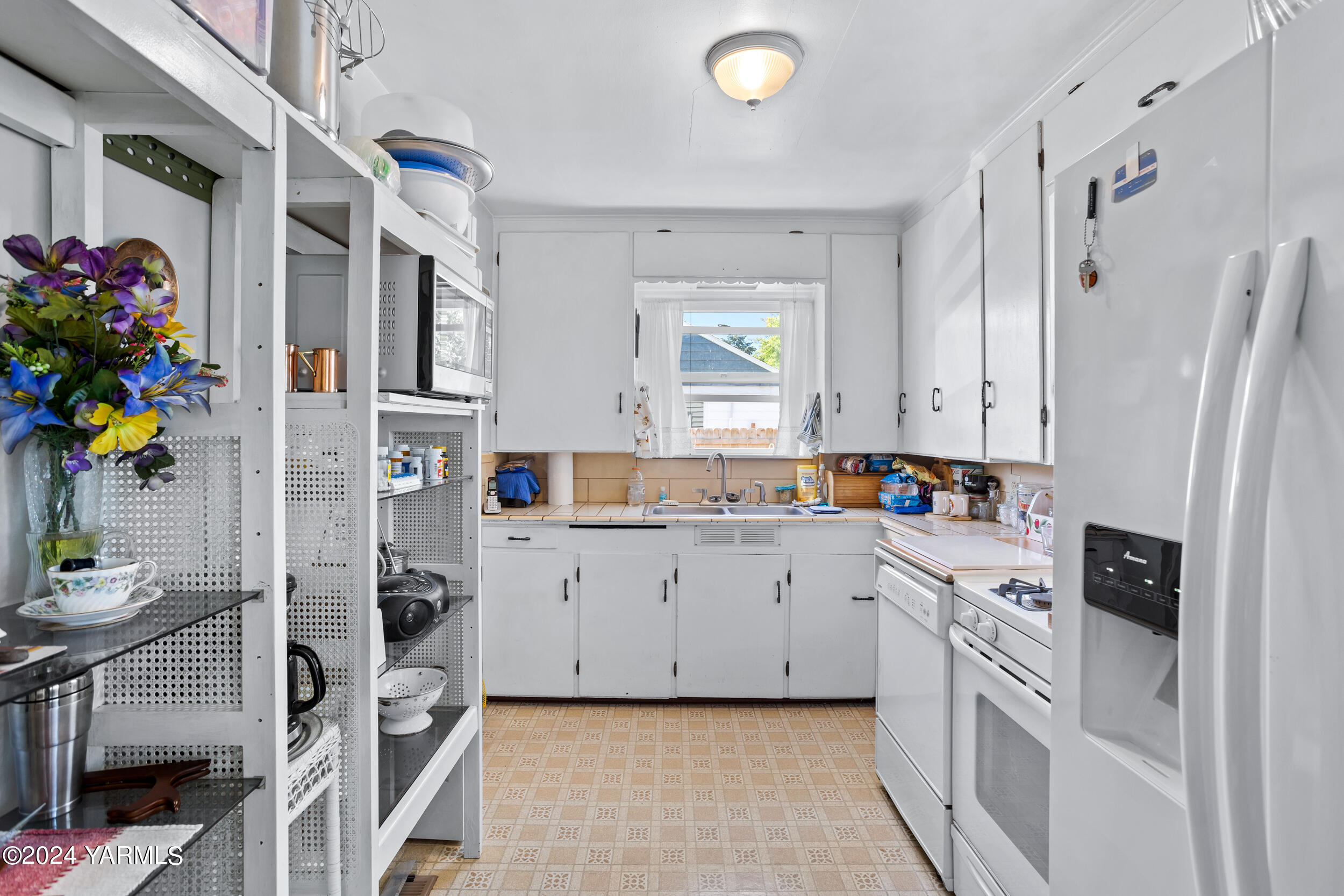 1203 Queen Ave