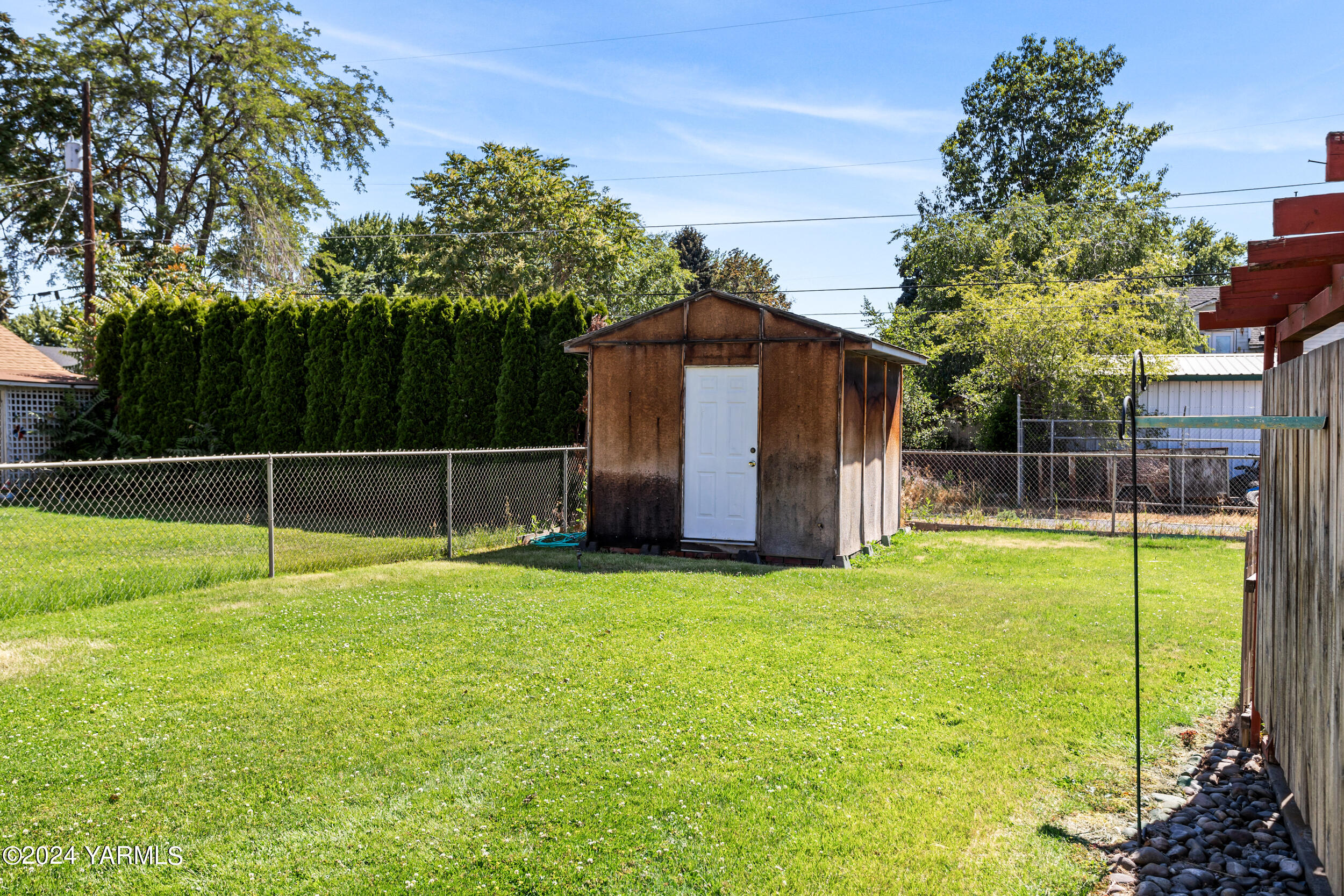 1203 Queen Ave