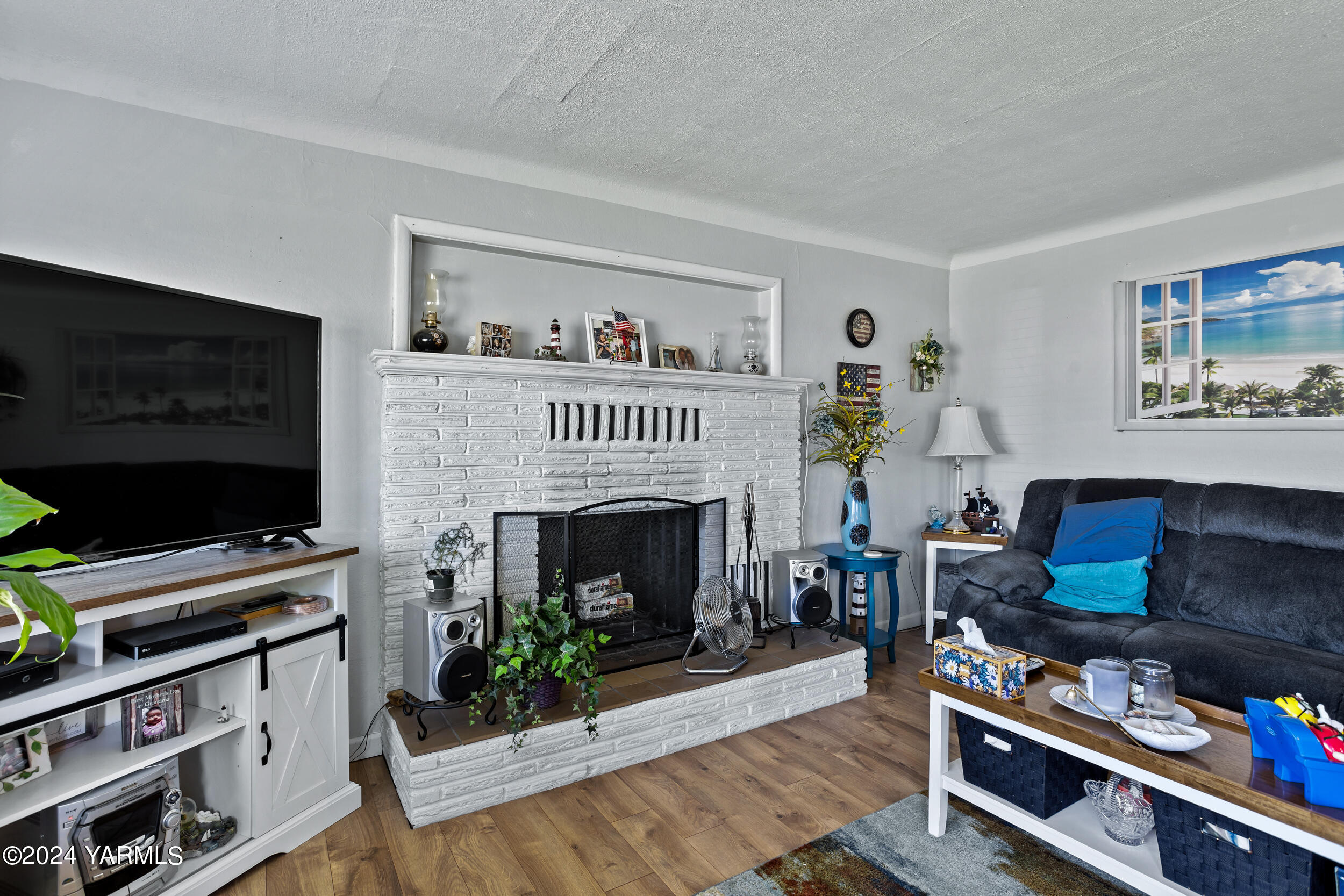 1203 Queen Ave