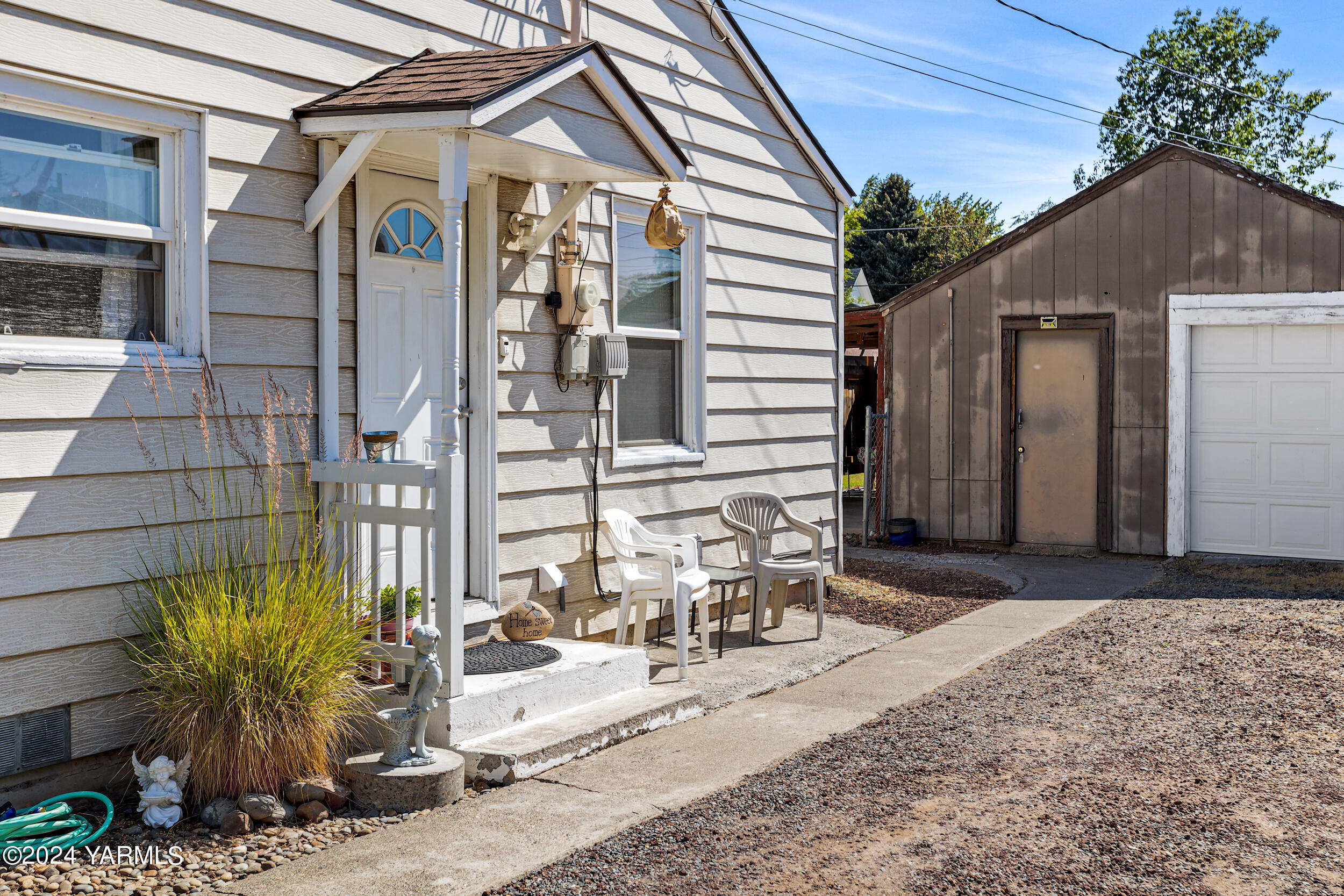 1203 Queen Ave