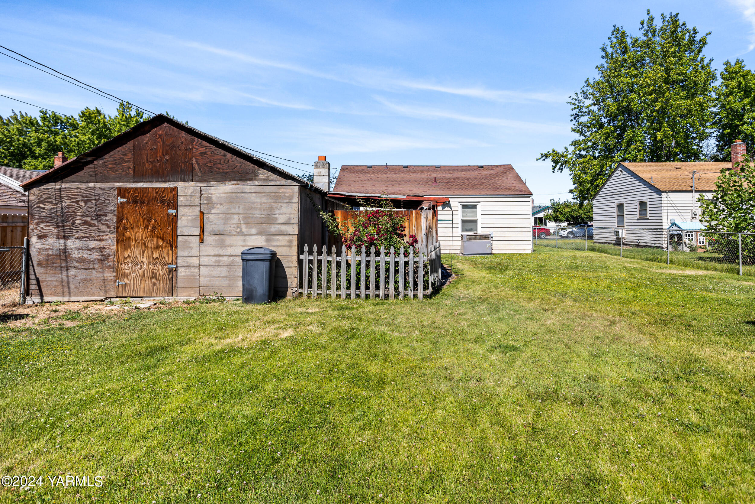 1203 Queen Ave