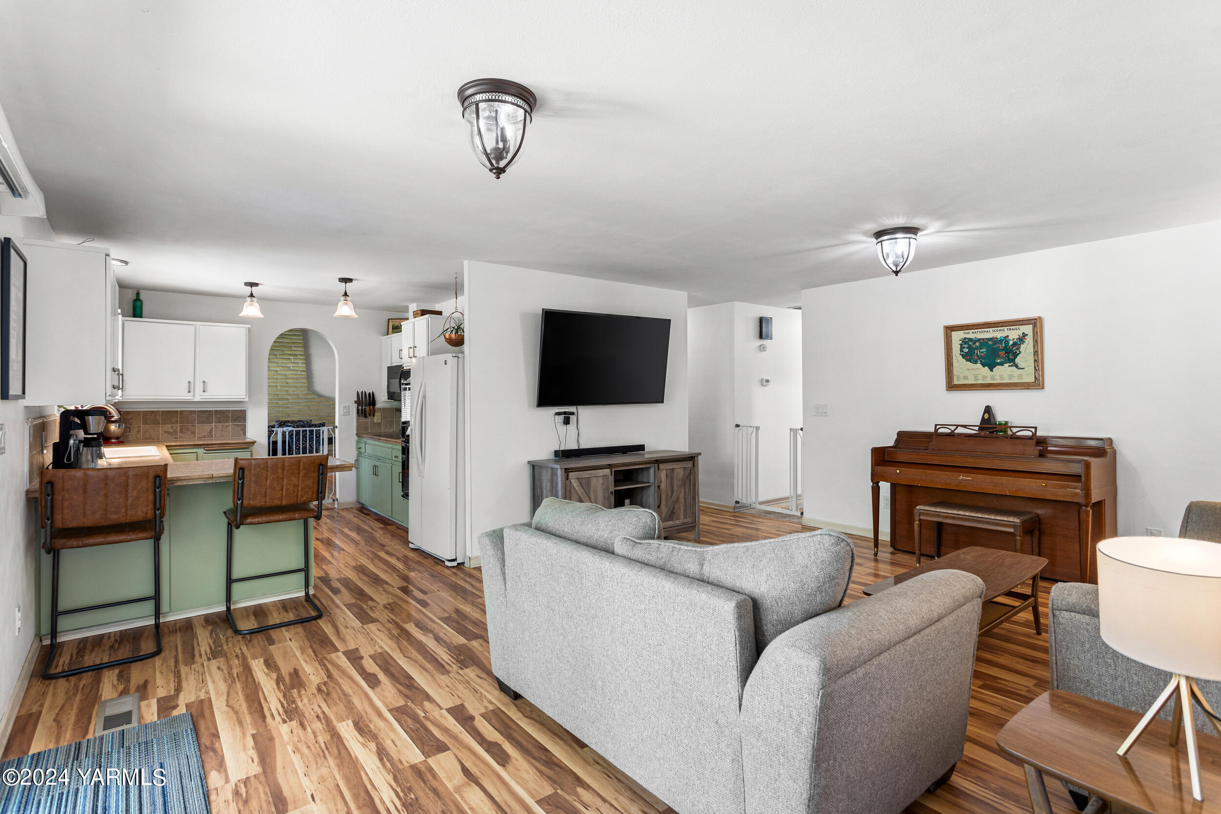 207 N 86th Ave