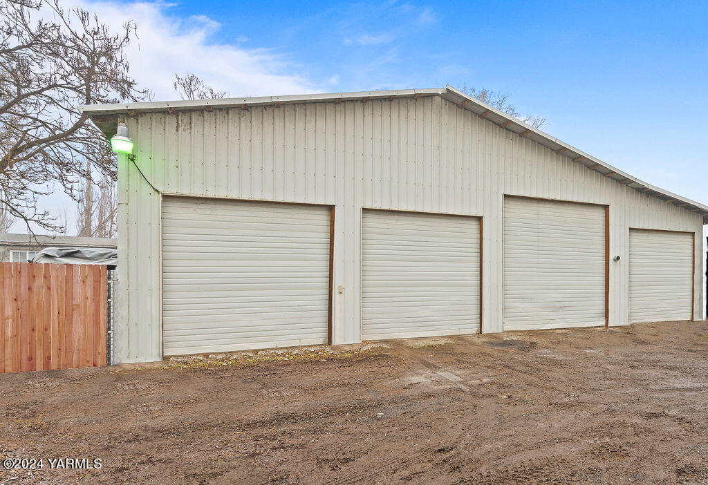 4111 Bell Rd