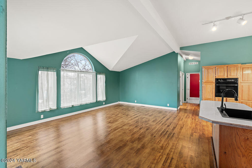 4111 Bell Rd