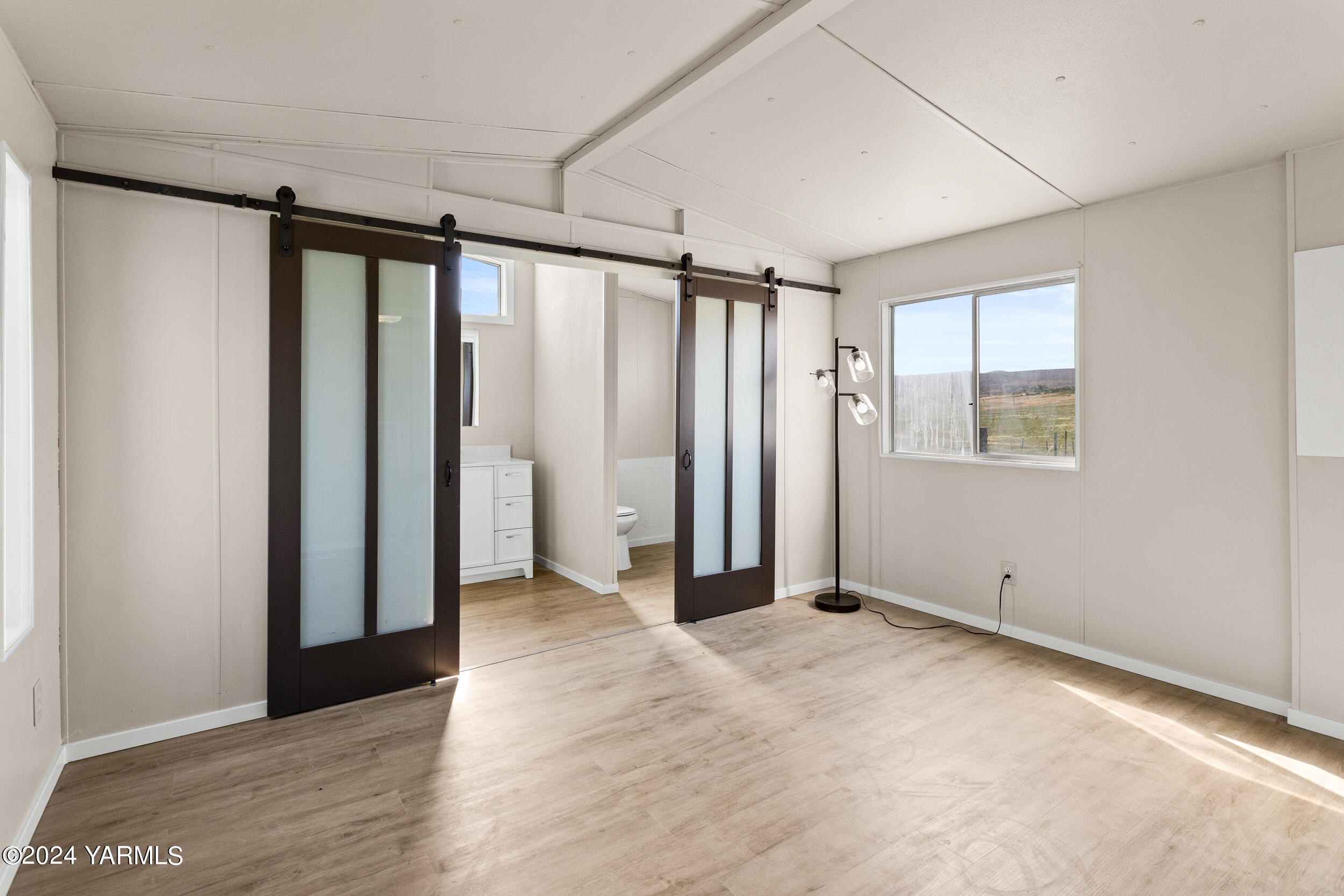 33 Hidden Acres Dr