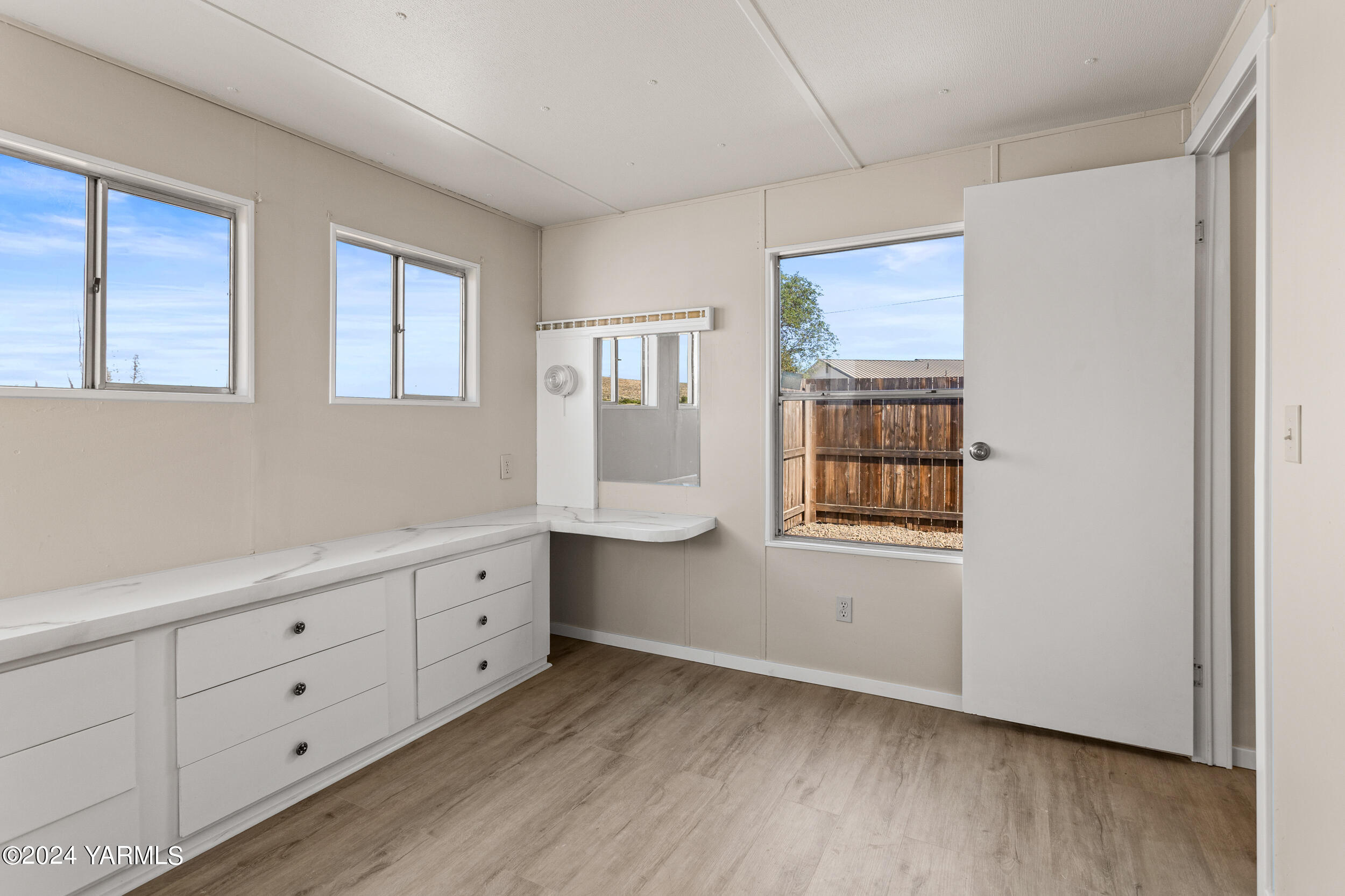 33 Hidden Acres Dr