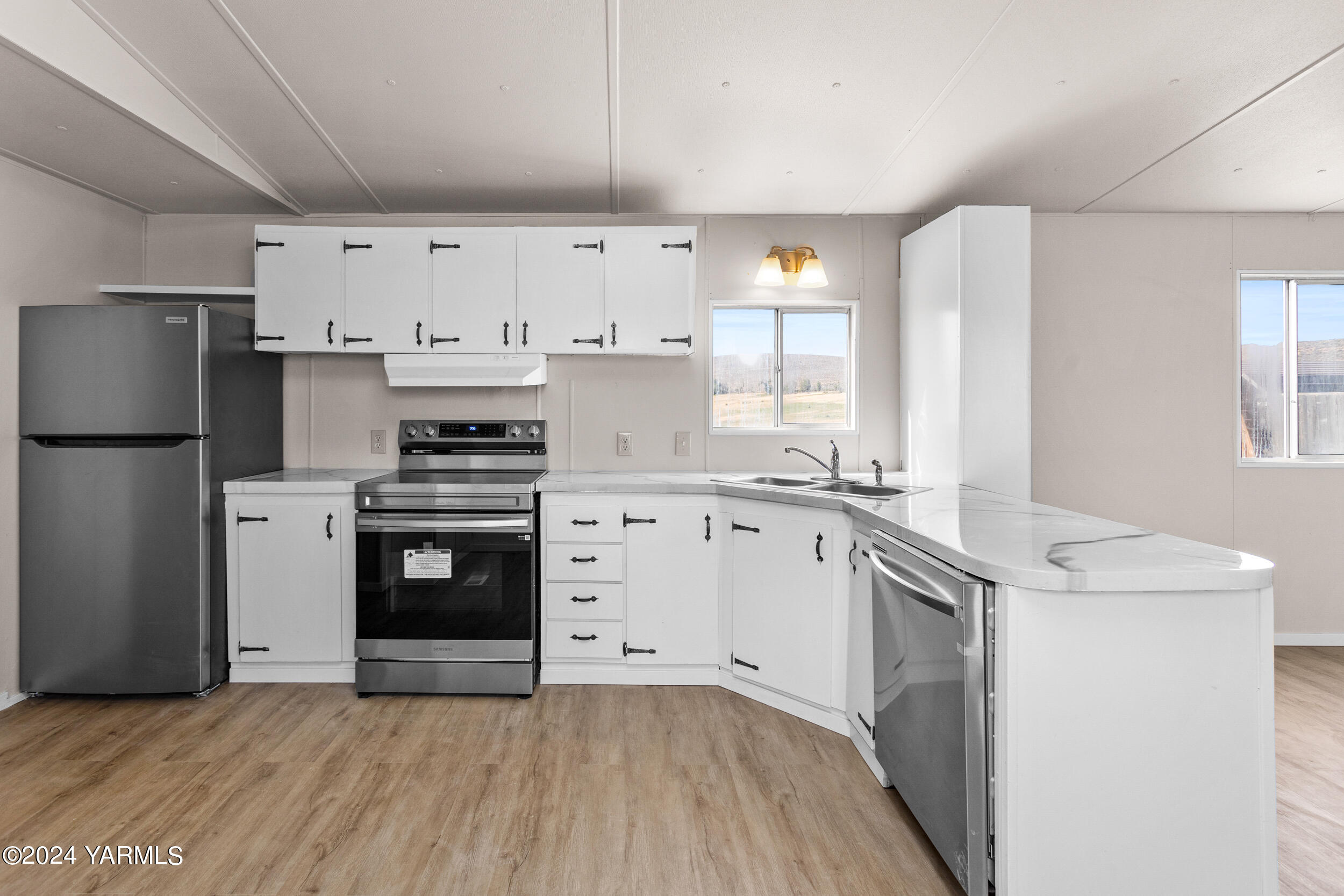 33 Hidden Acres Dr