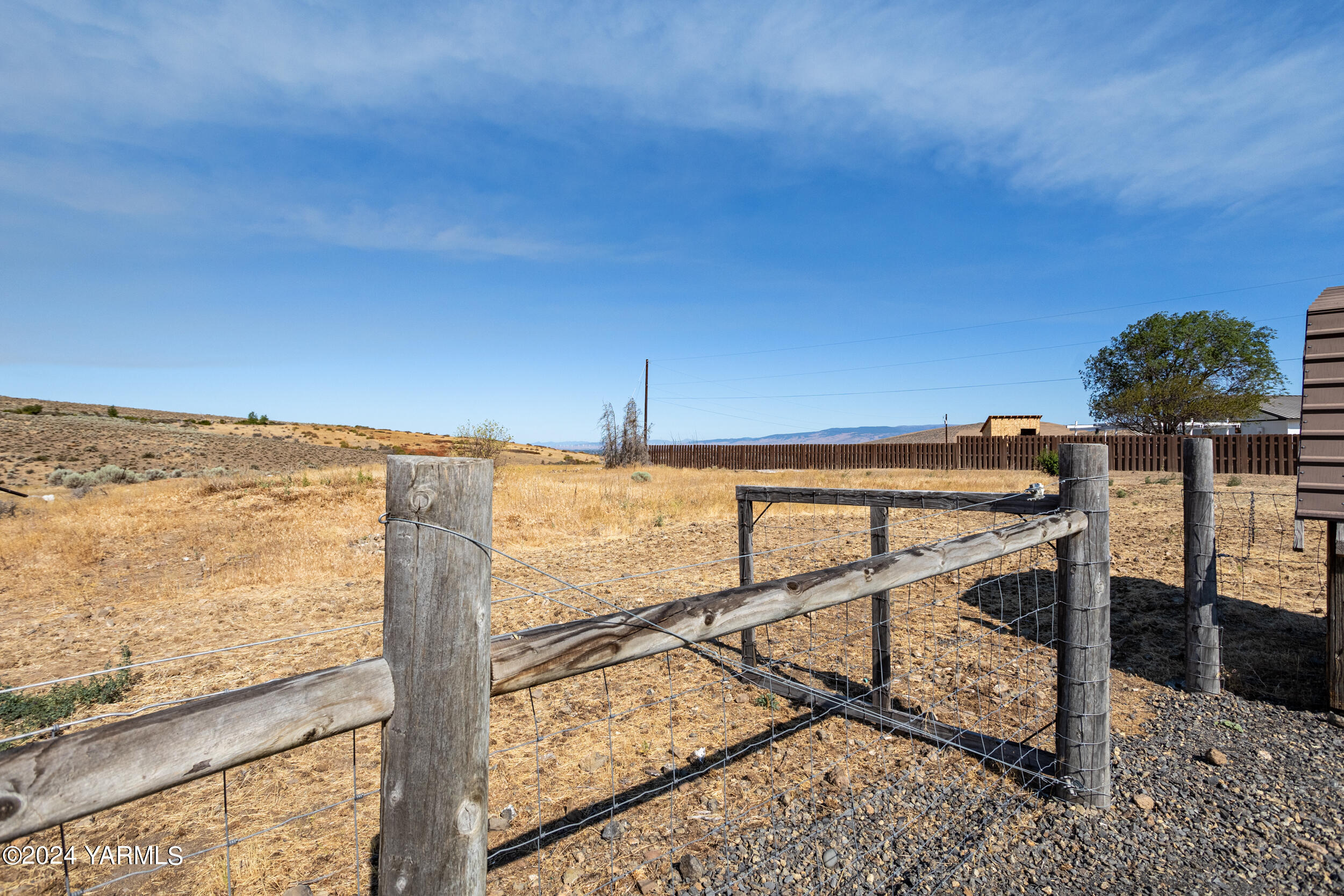 33 Hidden Acres Dr