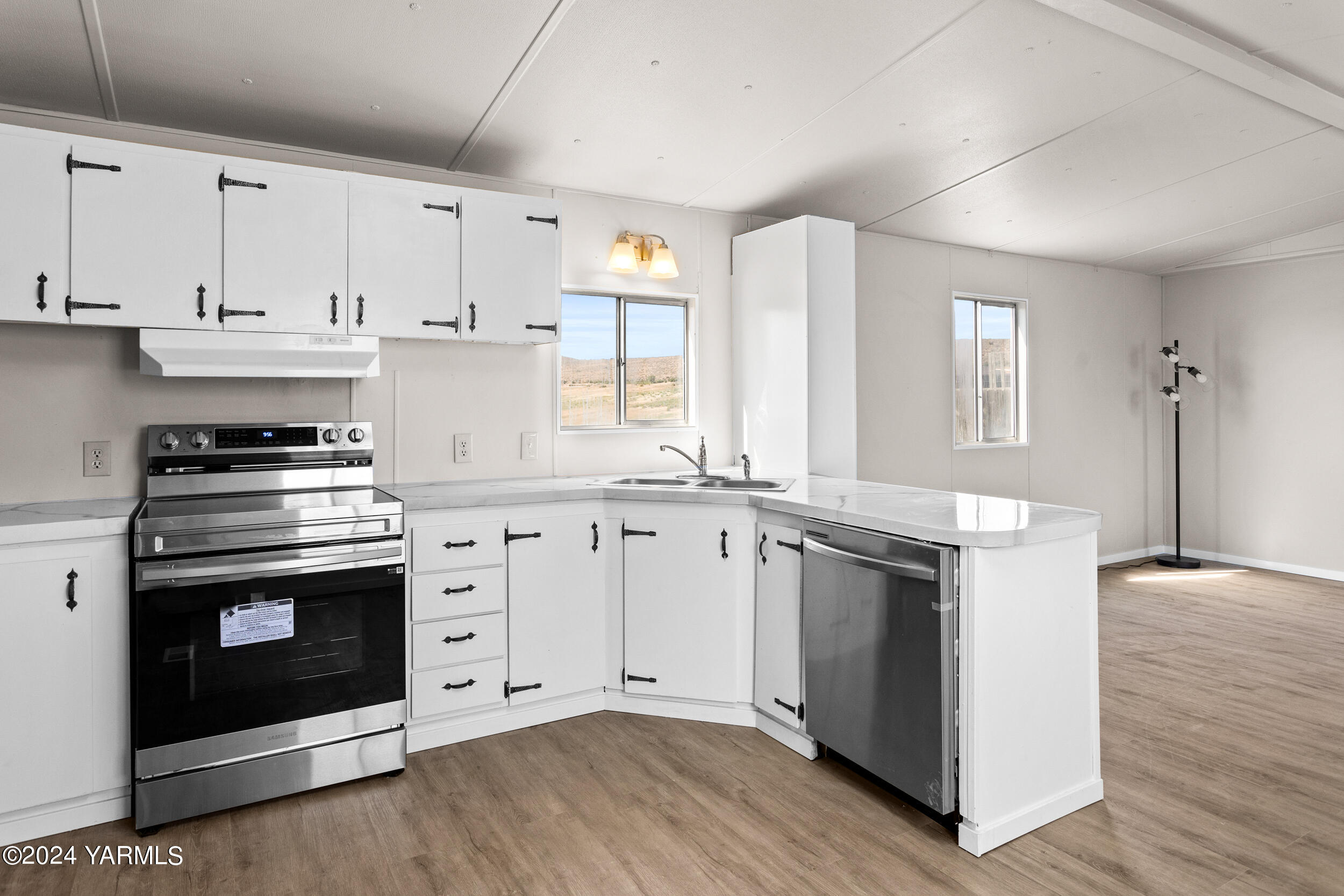 33 Hidden Acres Dr