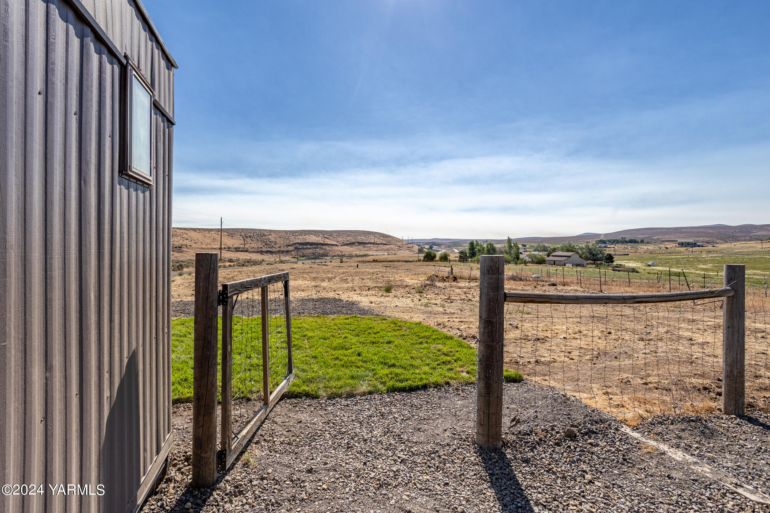 33 Hidden Acres Dr