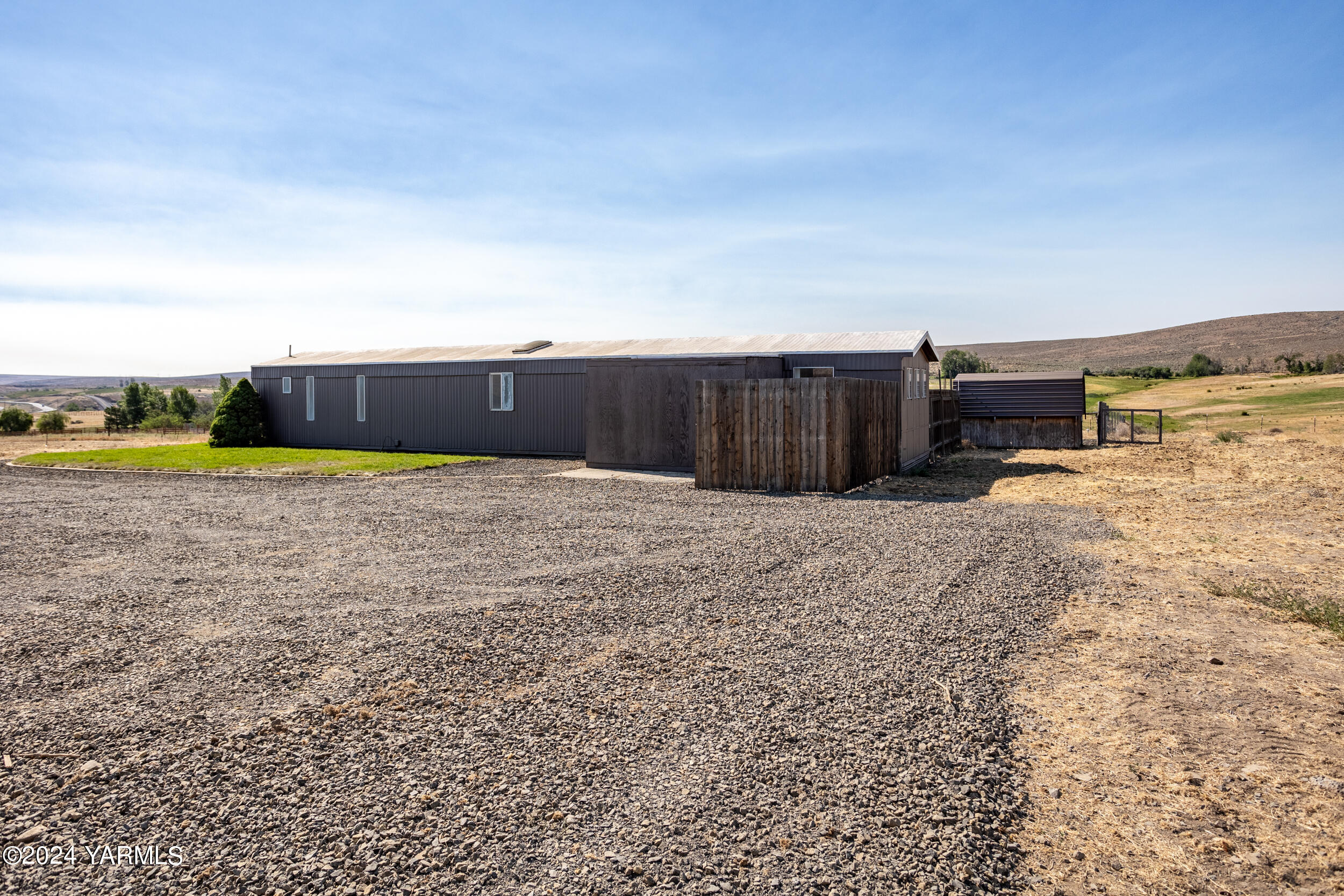 33 Hidden Acres Dr