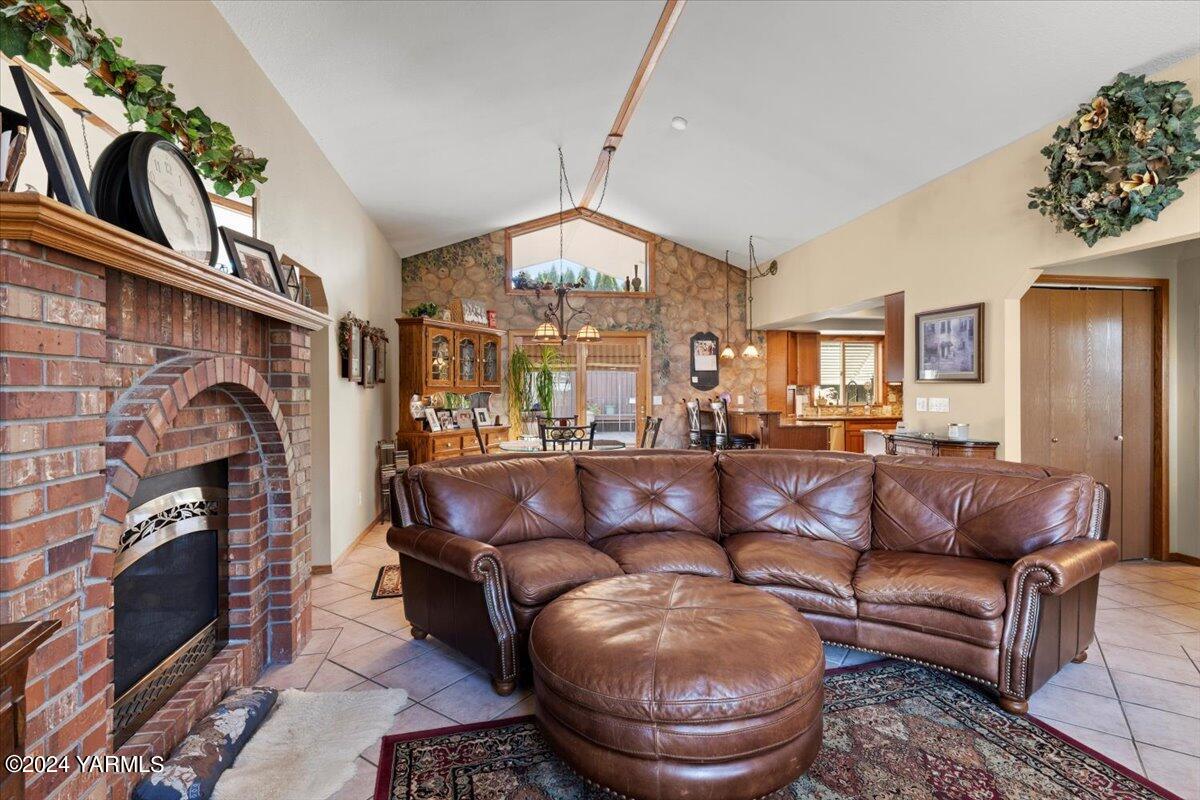 219 Clover Pl