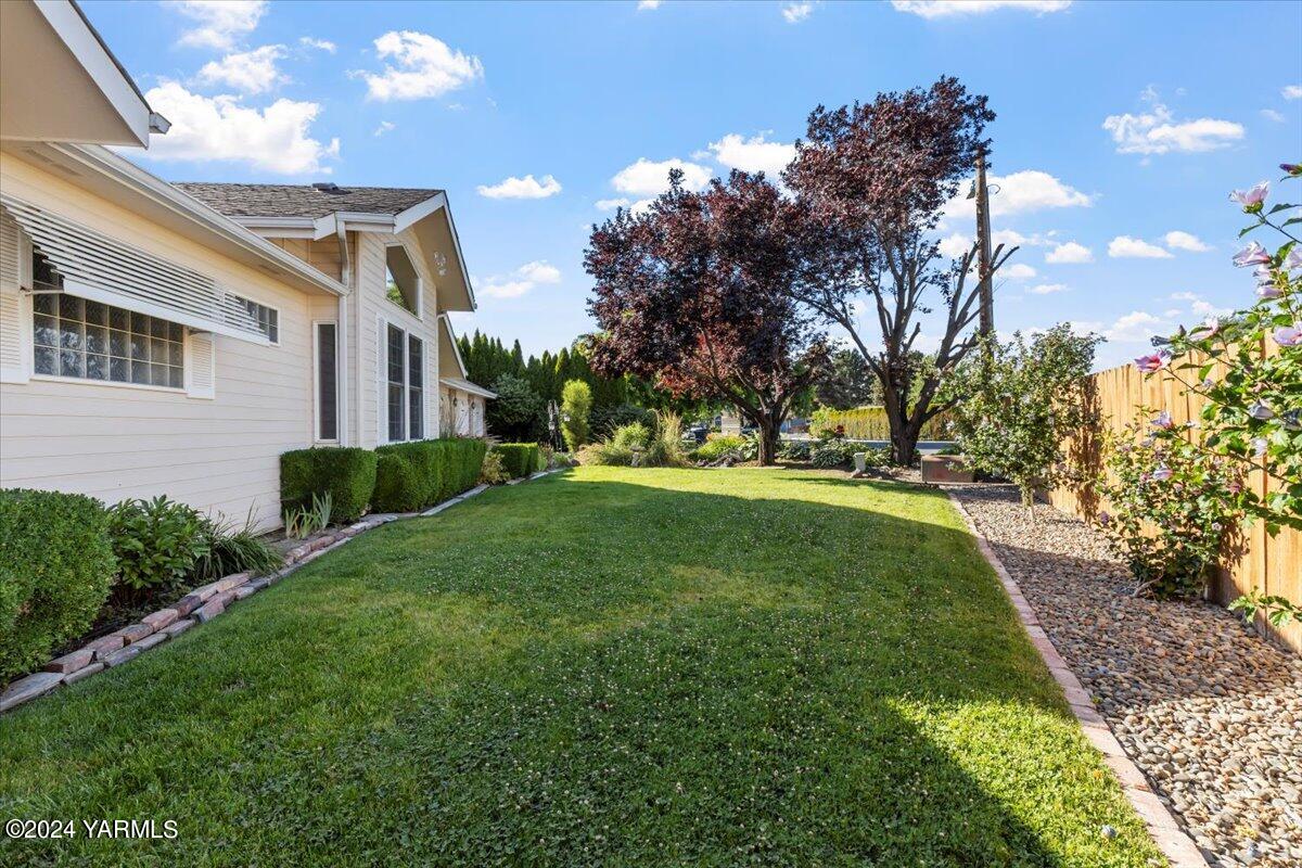 219 Clover Pl