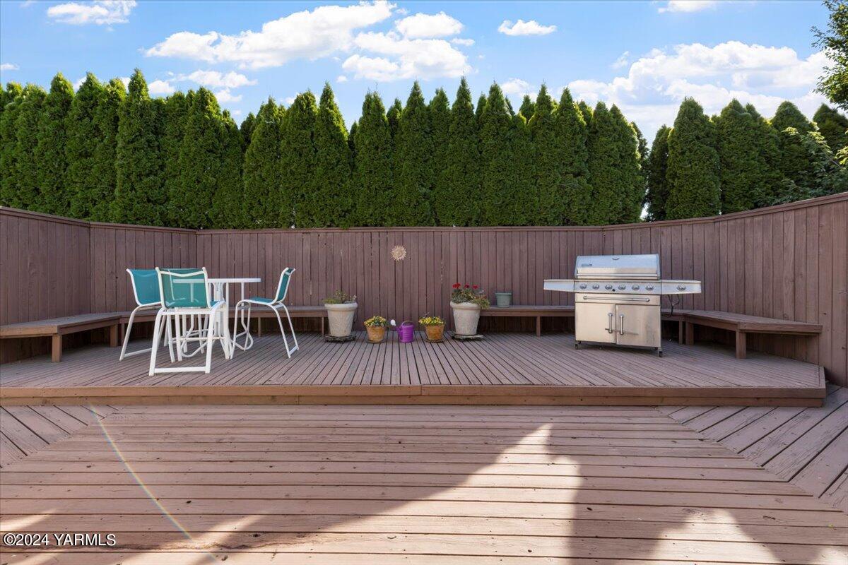 219 Clover Pl