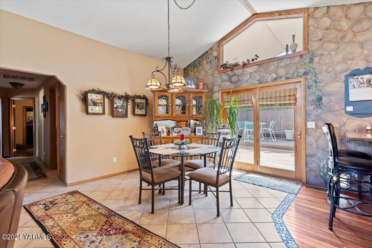 219 Clover Pl
