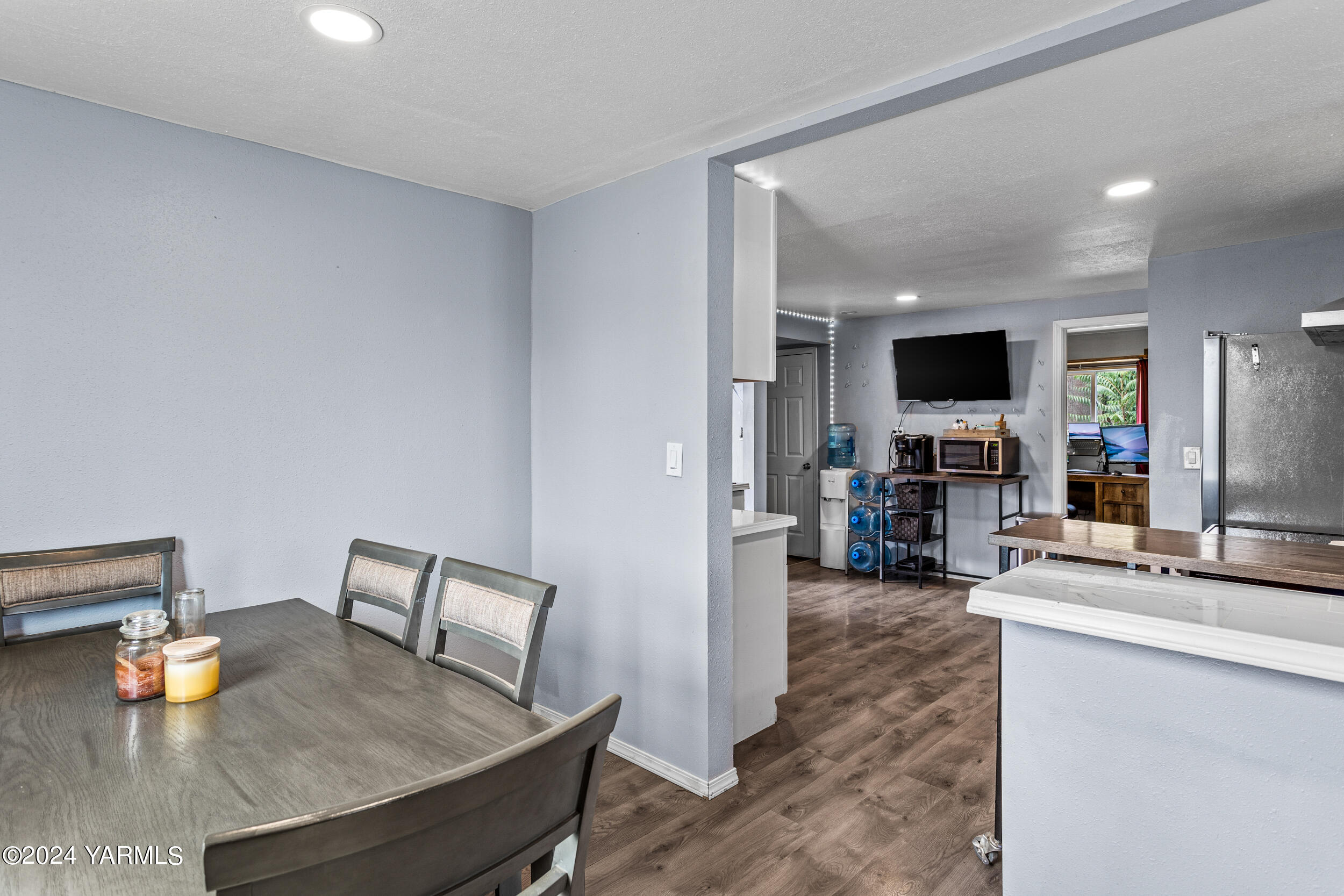 1320 S 14th Ave