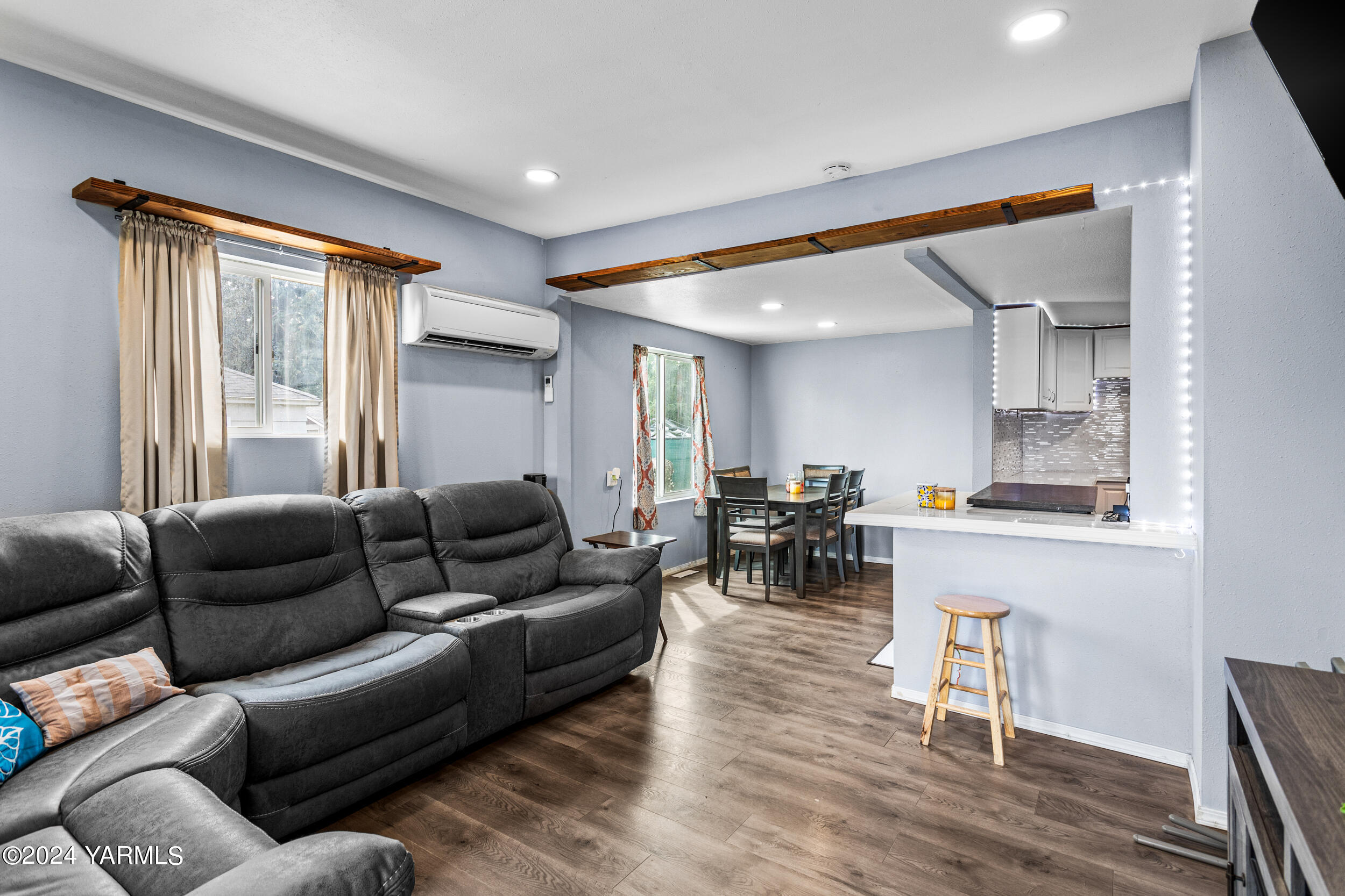 1320 S 14th Ave
