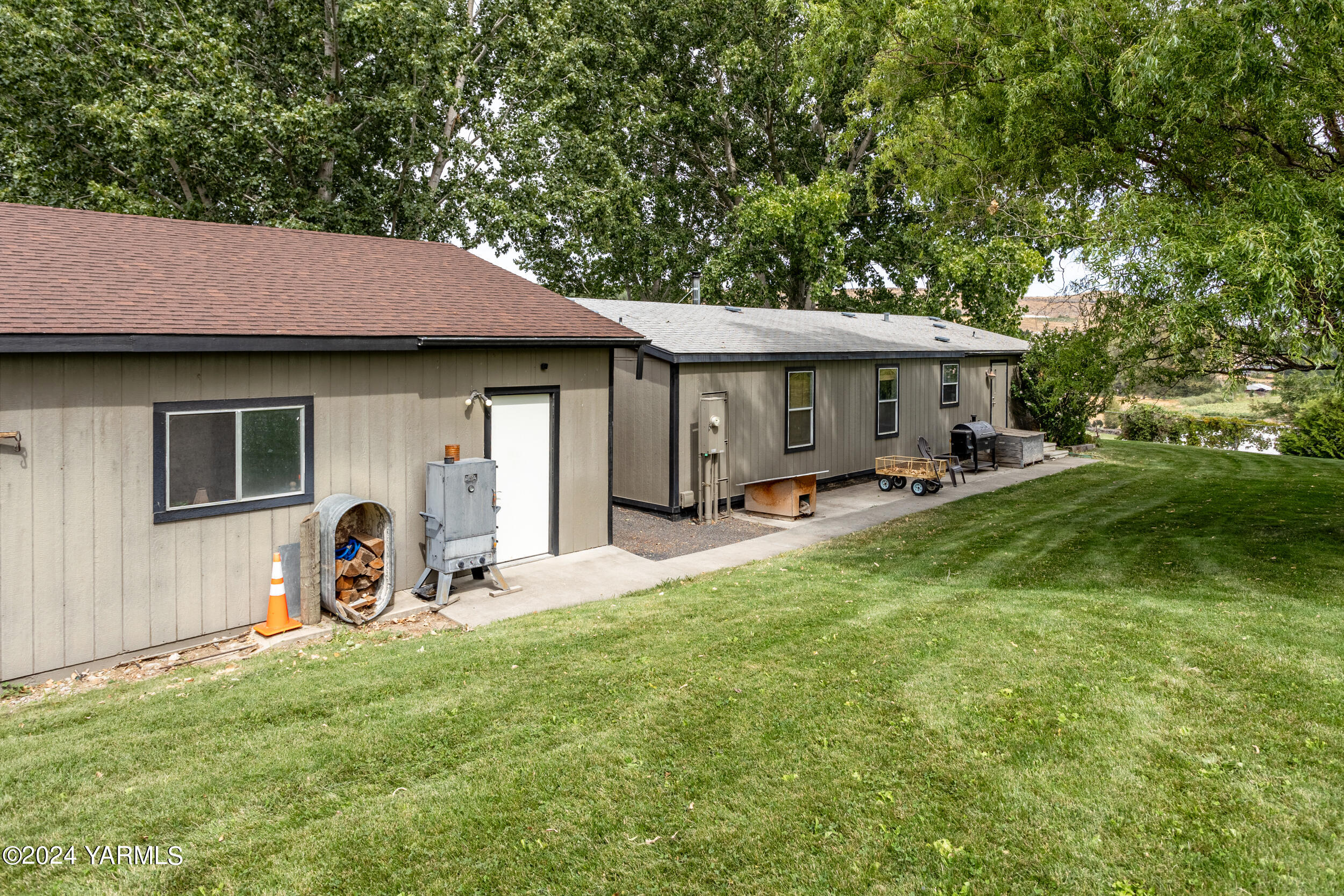 1150 Collins Rd