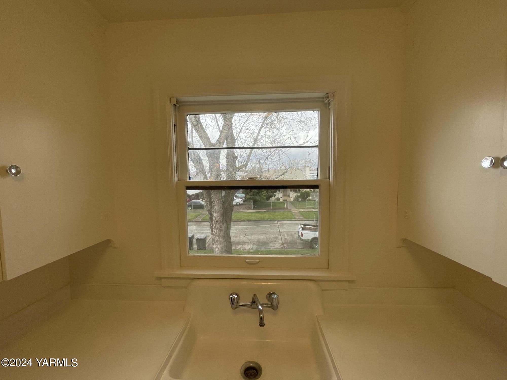 207 S 9th Ave