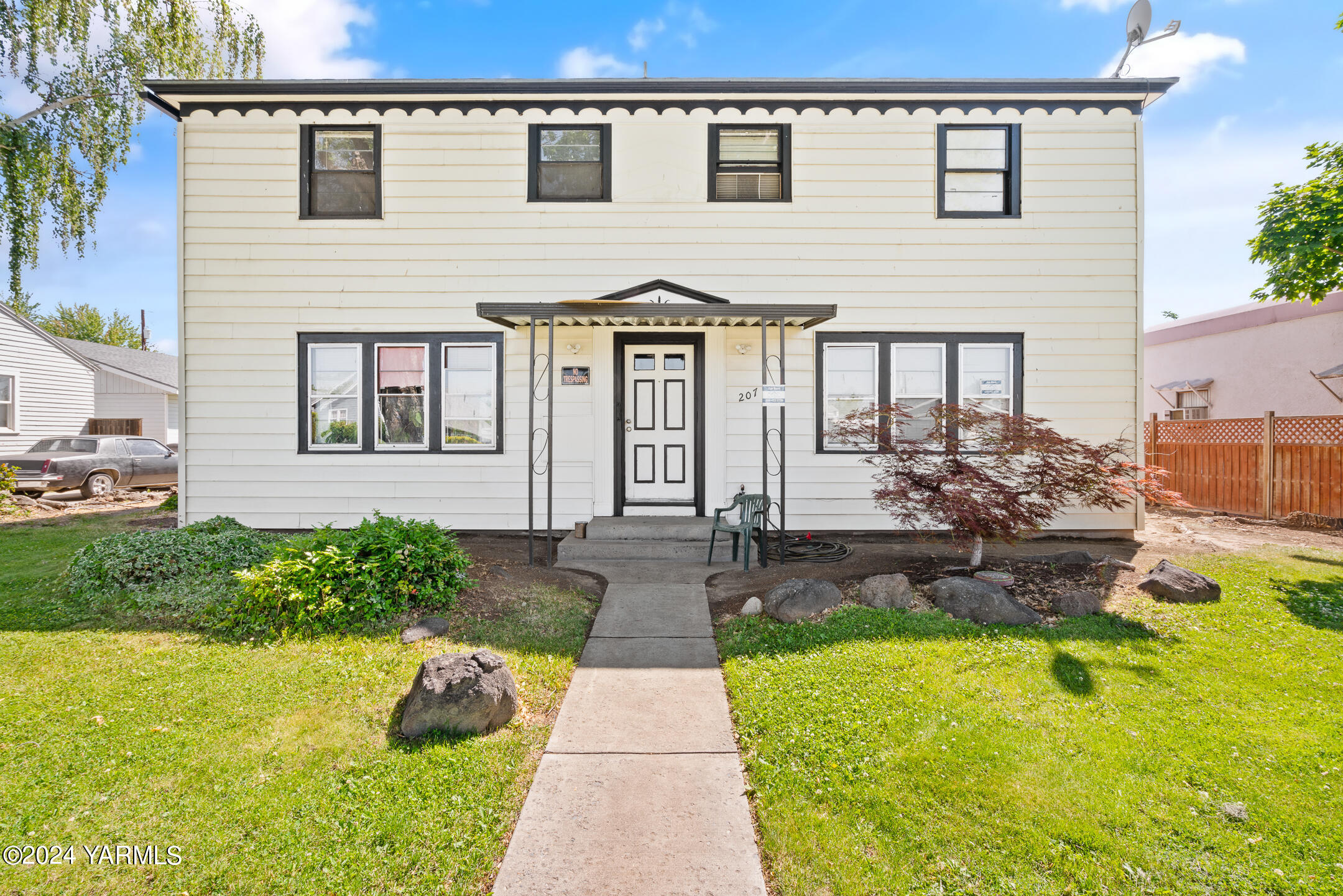 207 S 9th Ave