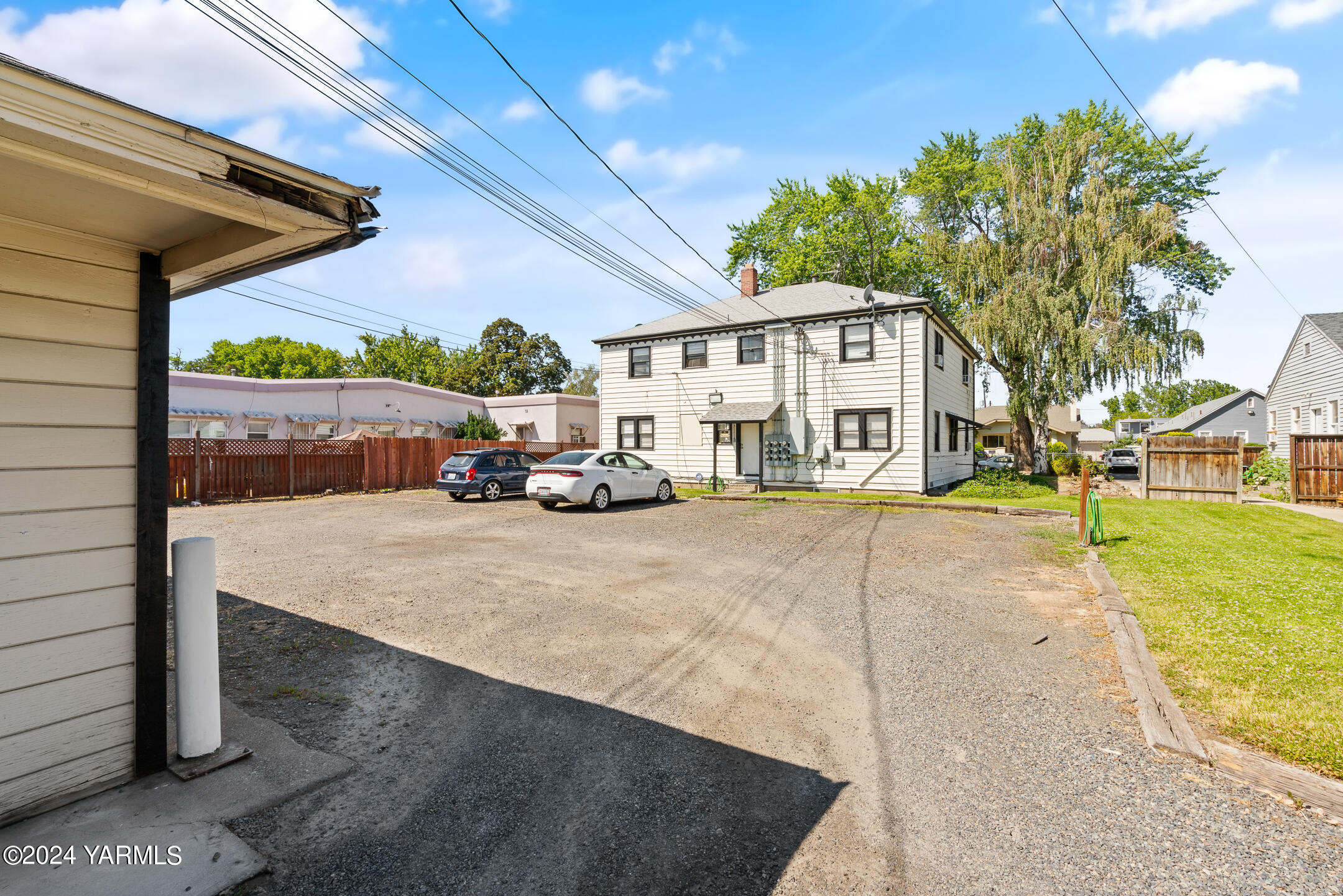 207 S 9th Ave