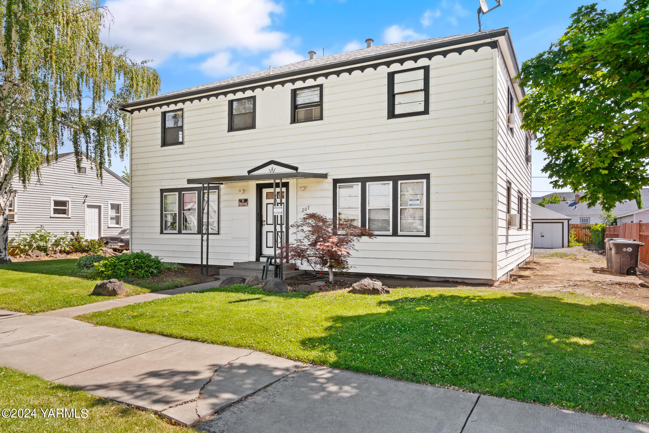 207 S 9th Ave