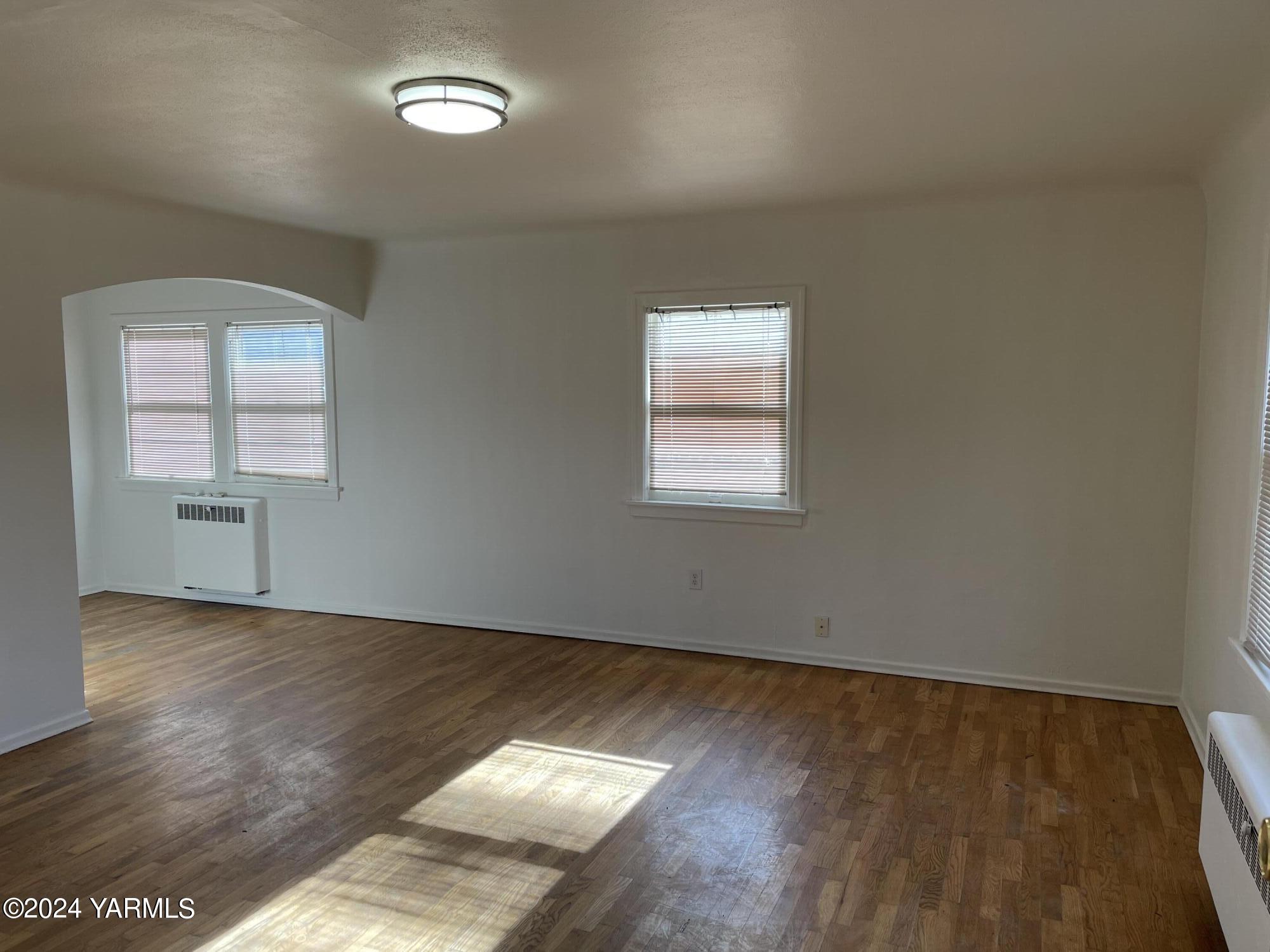 207 S 9th Ave