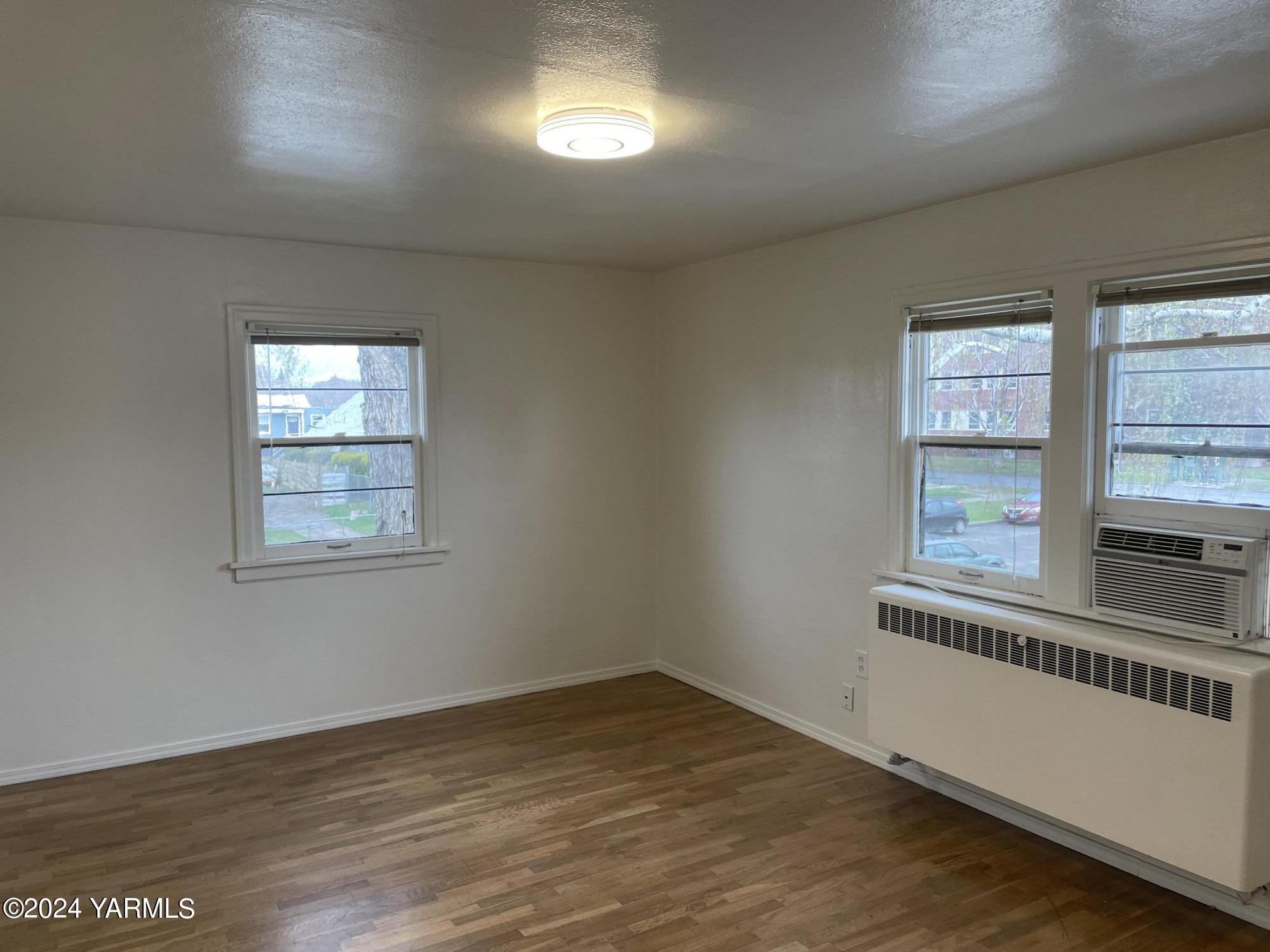 207 S 9th Ave