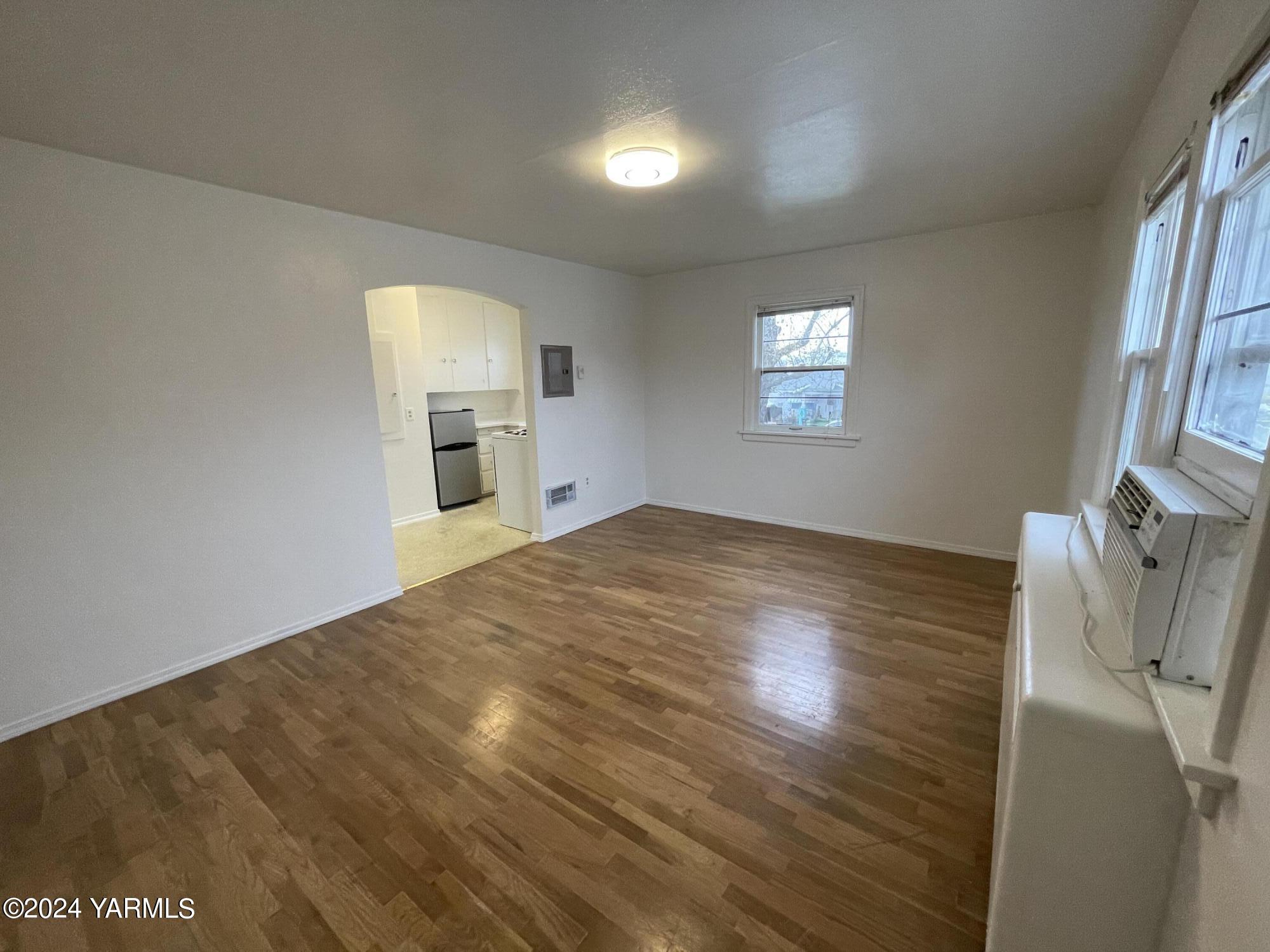 207 S 9th Ave