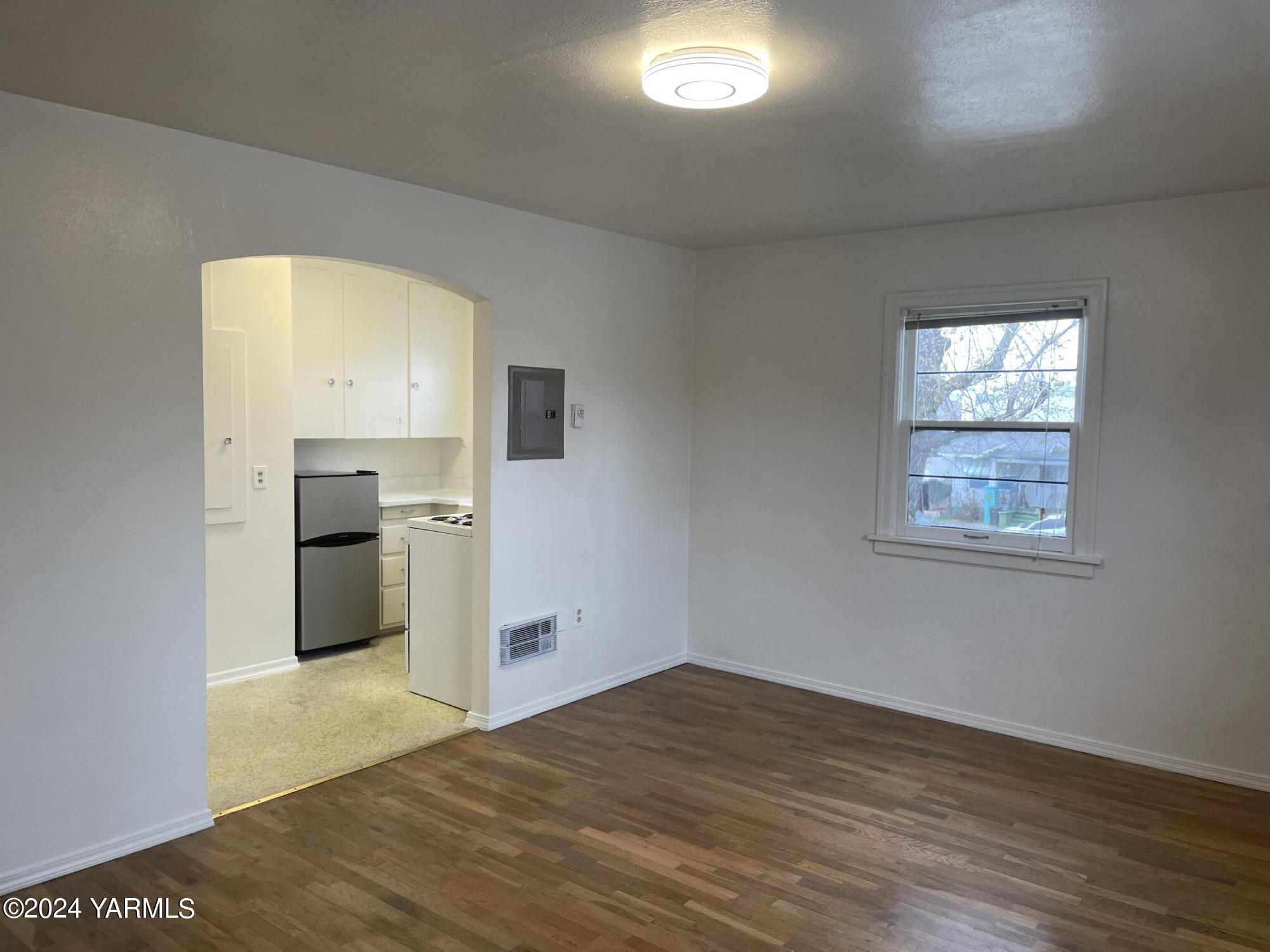 207 S 9th Ave