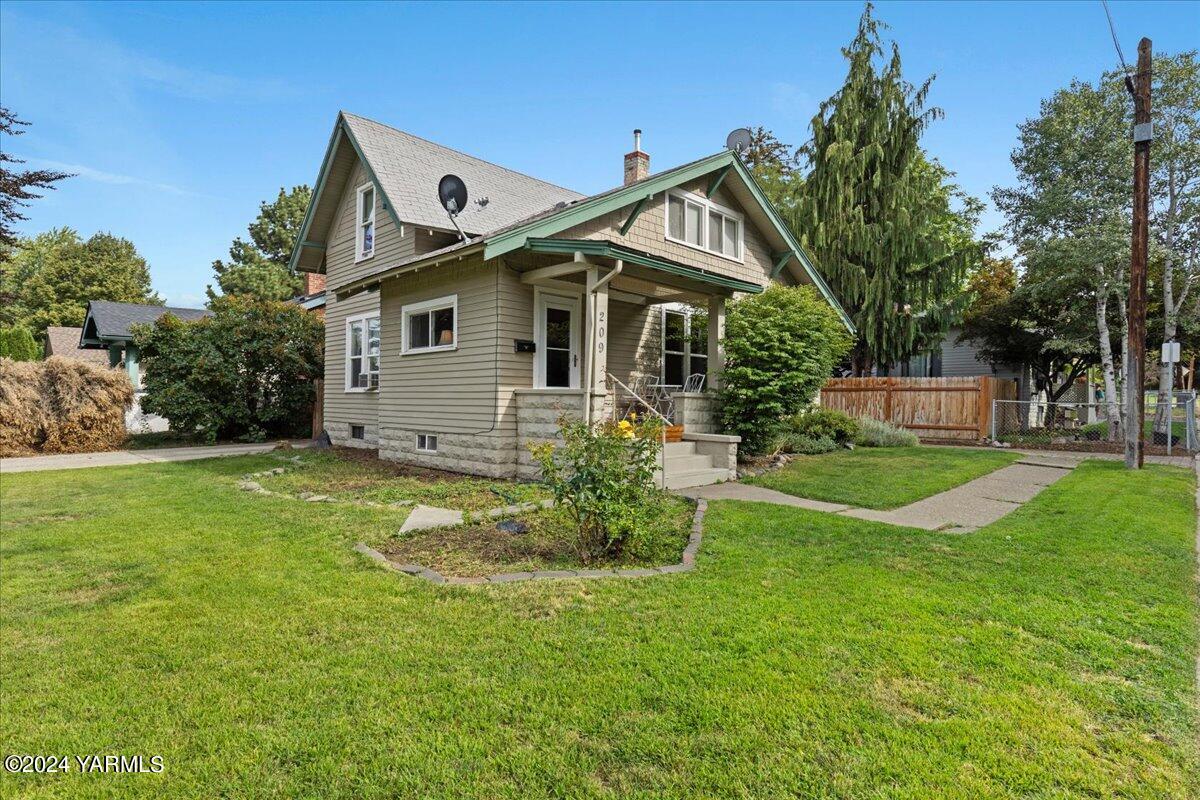 209 N 21st Ave